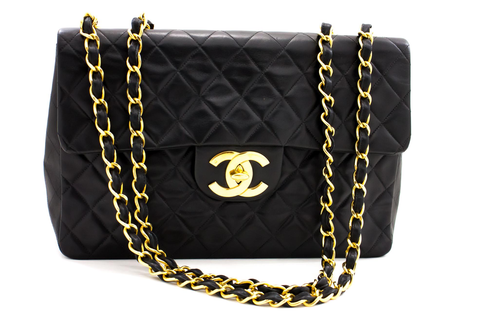 An authentic CHANEL Jumbo 13