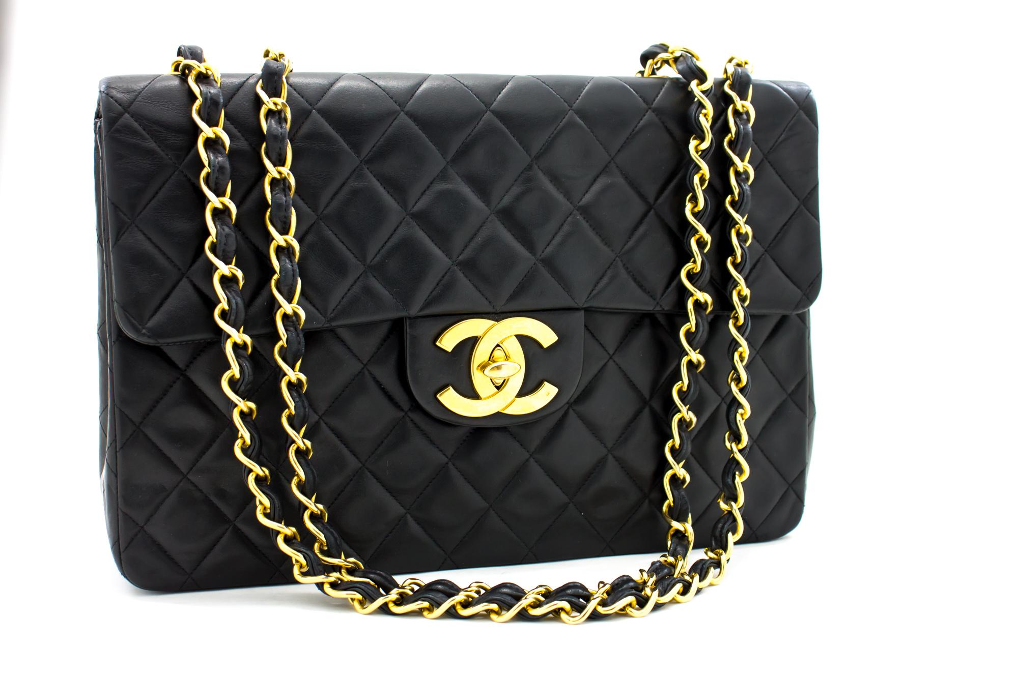 An authentic CHANEL Jumbo 13