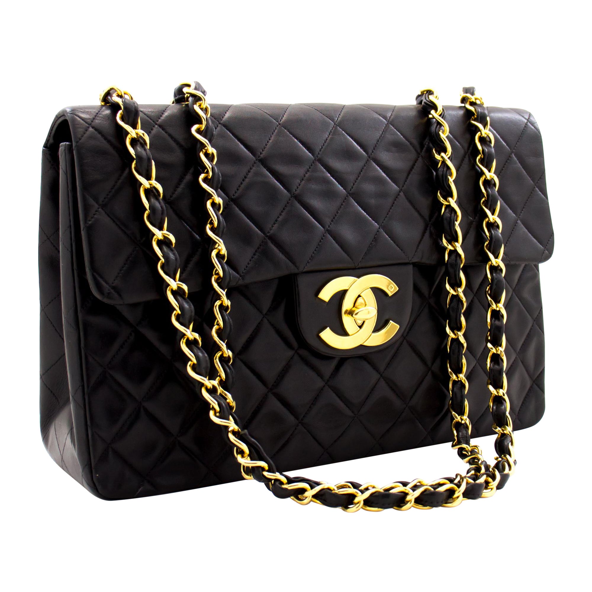 CHANEL Jumbo 13" Maxi 2,55 Kette Klappe Umhängetasche aus Lammfell Schwarz im Angebot