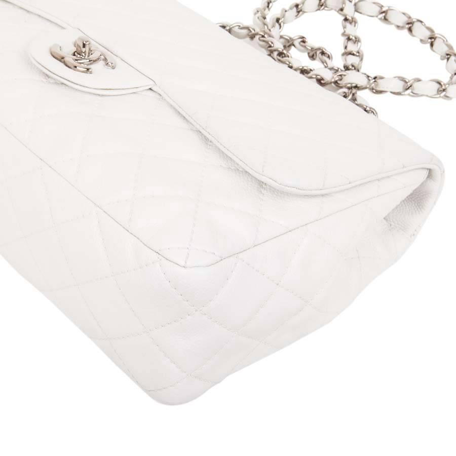 Women's Chanel Jumbo Bag in White Grained Leather