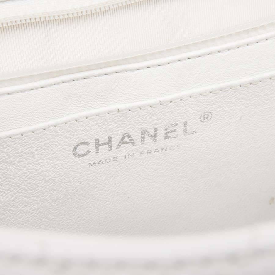 Chanel Jumbo Bag in White Grained Leather 4