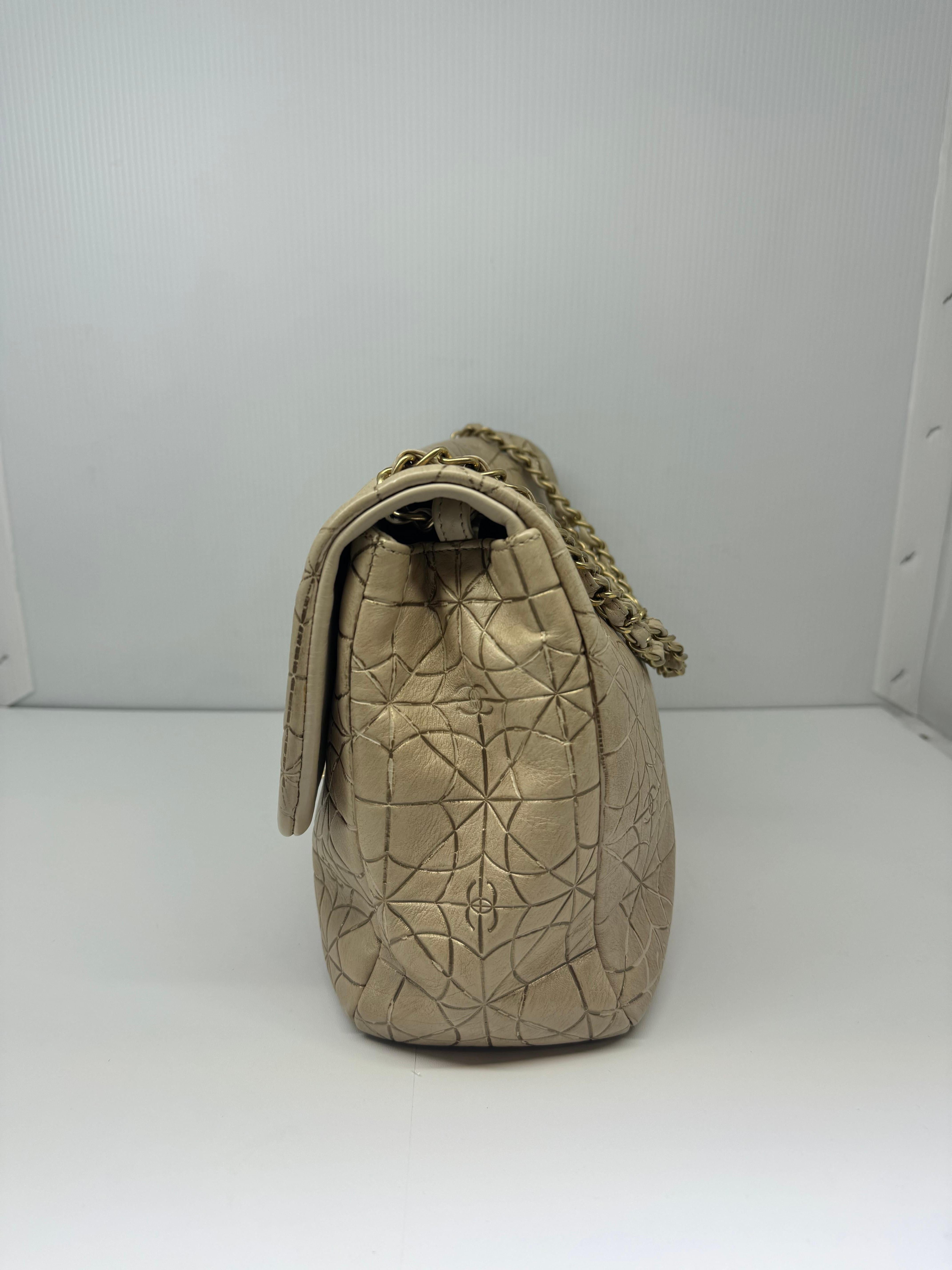 Women's or Men's Chanel Jumbo Beige Gold Paris-Moscou Moujik Flap Bag