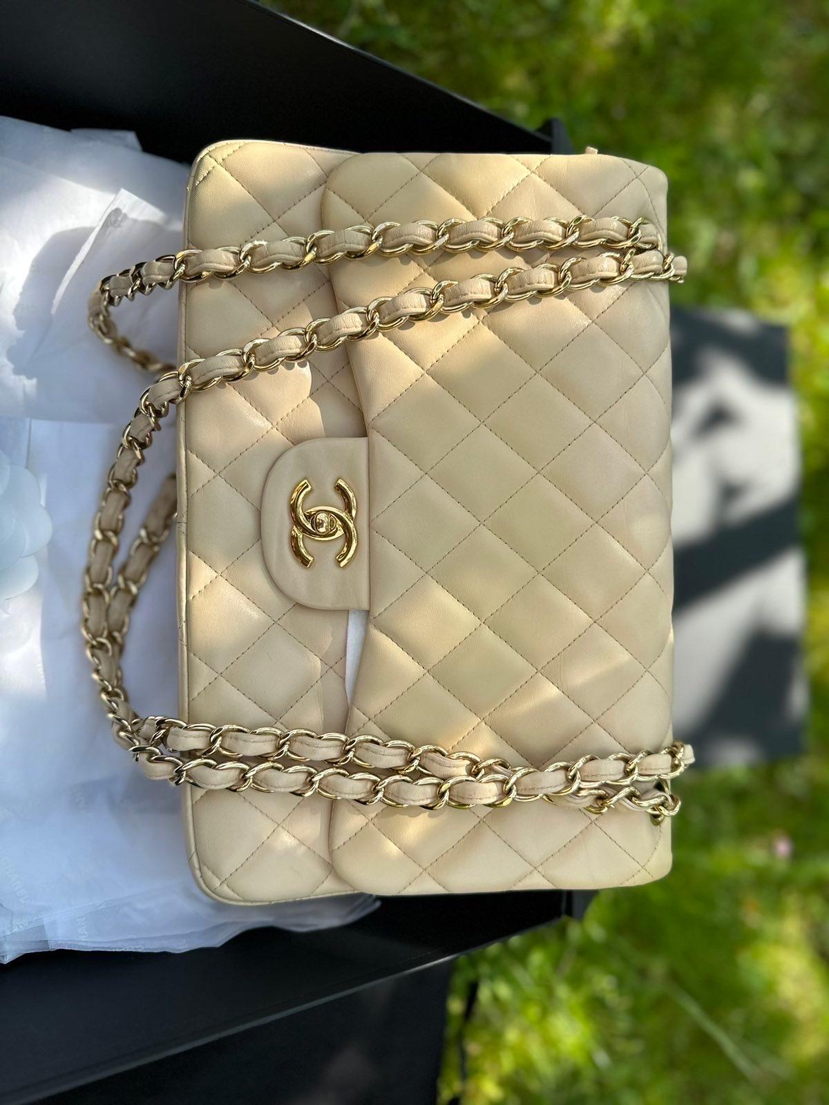 CHANEL Jumbo Beige Leather Maxi Bag In Good Condition In Krakow, PL