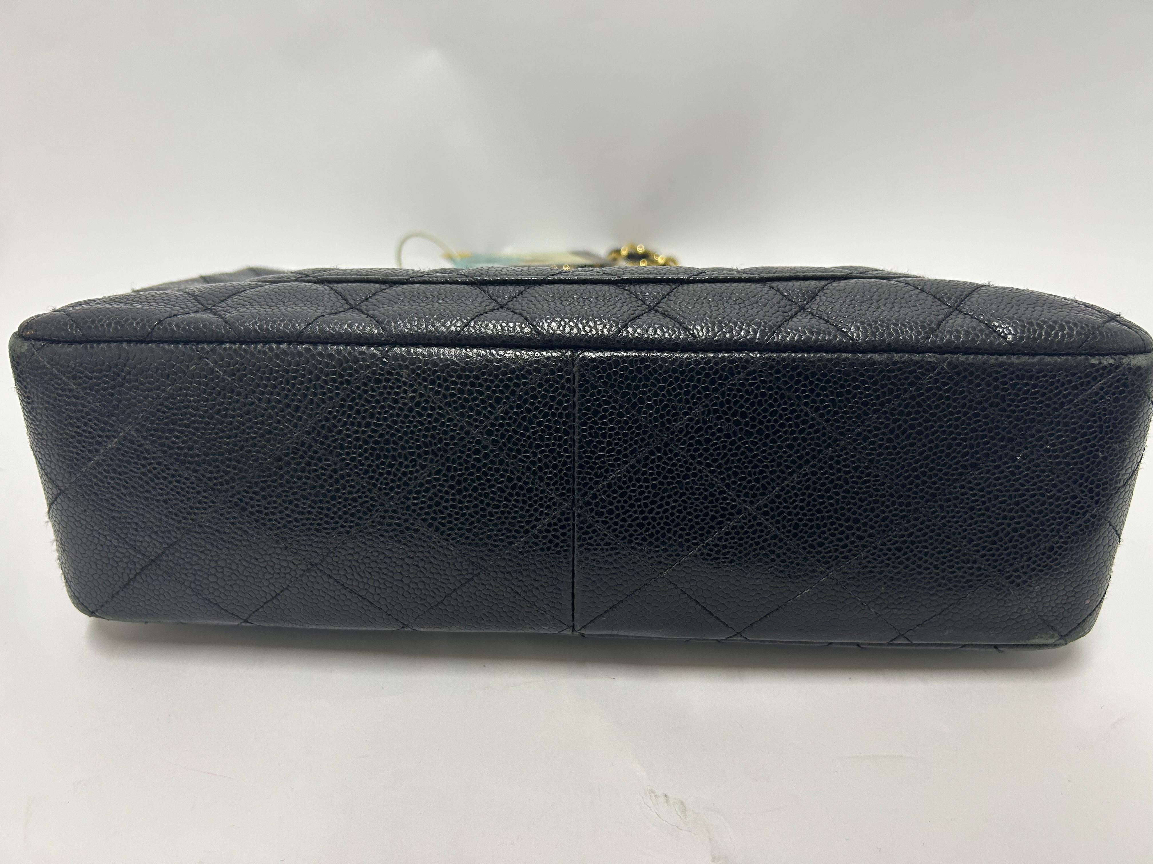 Chanel Jumbo Caviar Classic Single Flap Bag en vente 12
