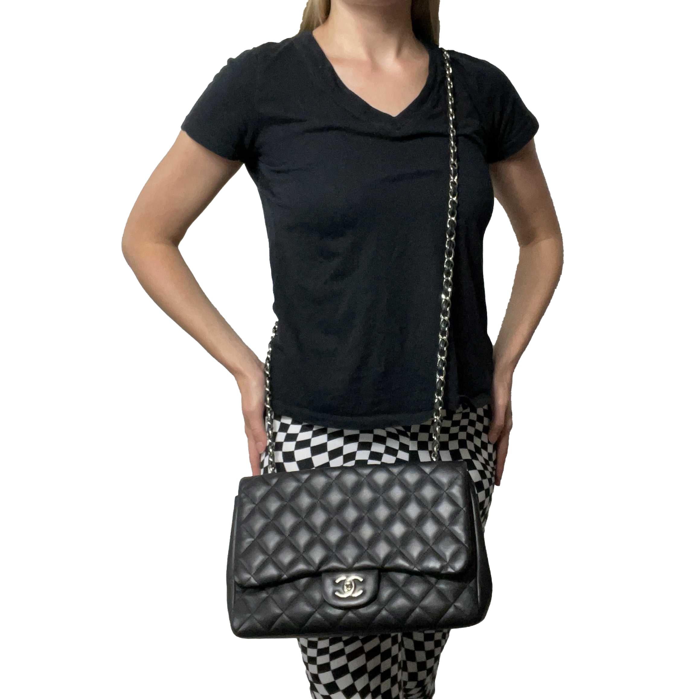 	CHANEL - Jumbo Classic Flap CC Quilted Black Lambskin Shoulder Bag / Crossbody For Sale 7