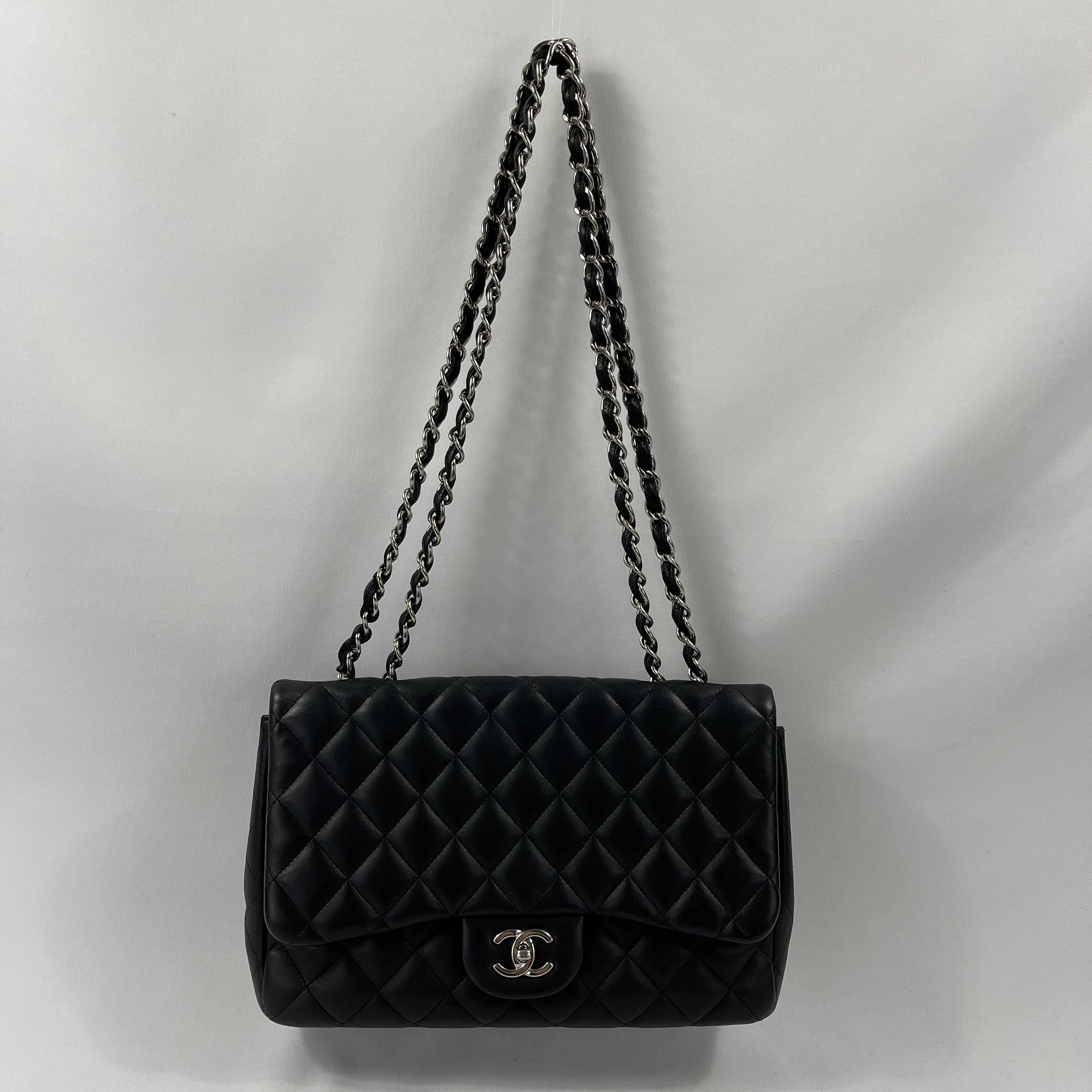 	CHANEL - Jumbo Classic Flap CC Quilted Black Lambskin Shoulder Bag / Crossbody For Sale 10