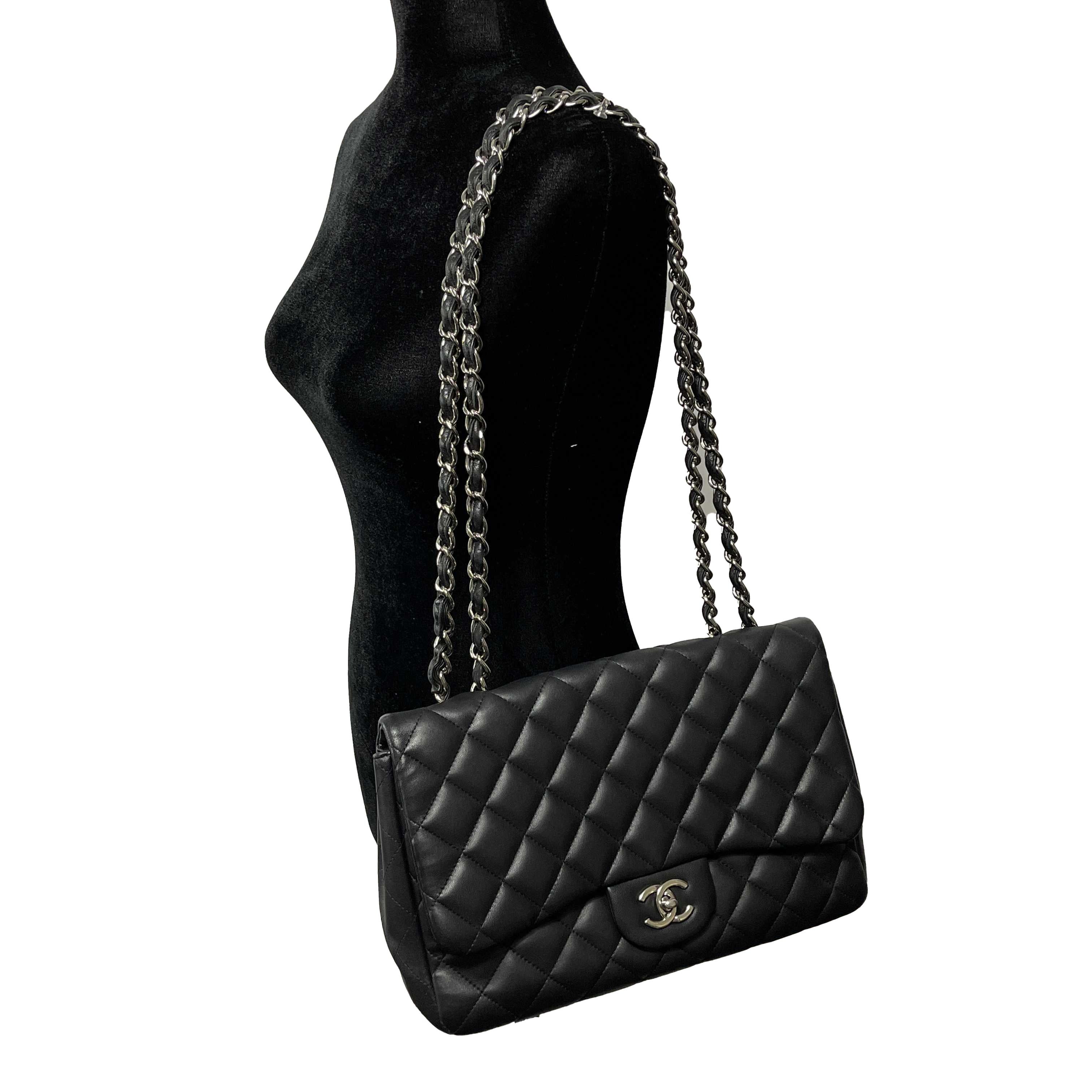 	CHANEL - Jumbo Classic Flap CC Quilted Black Lambskin Shoulder Bag / Crossbody For Sale 2