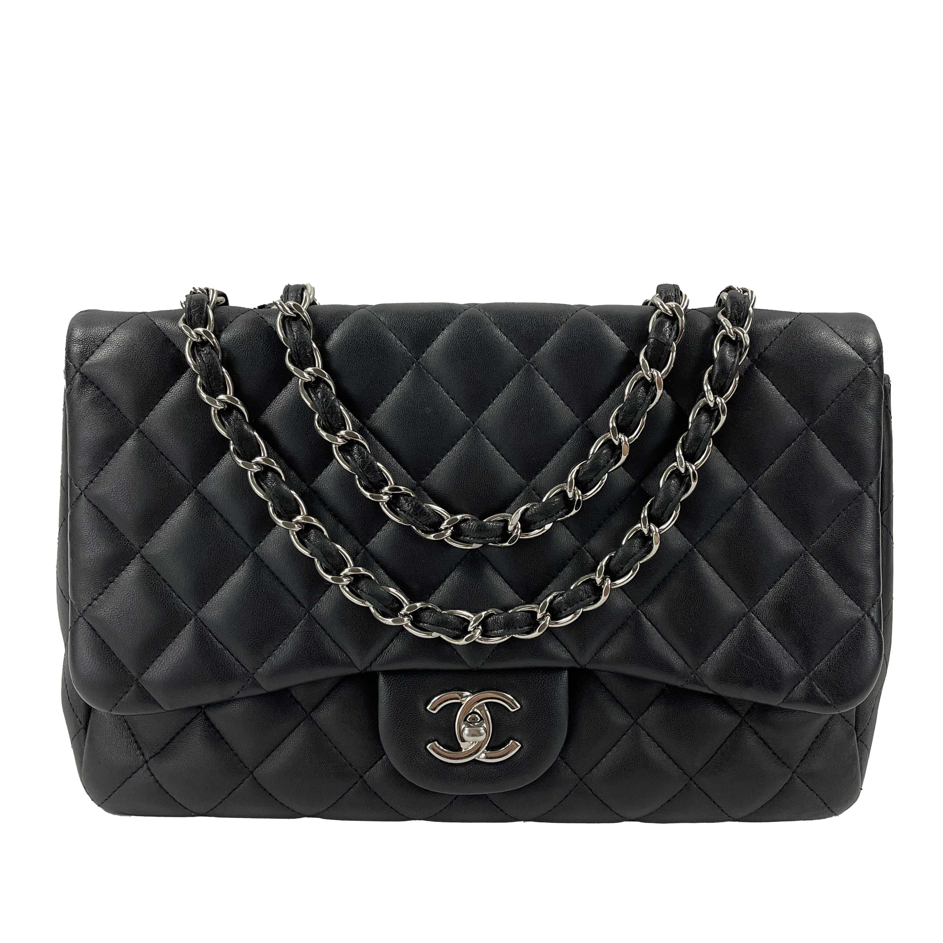 	CHANEL - Jumbo Classic Flap CC Quilted Black Lambskin Shoulder Bag / Crossbody For Sale 3