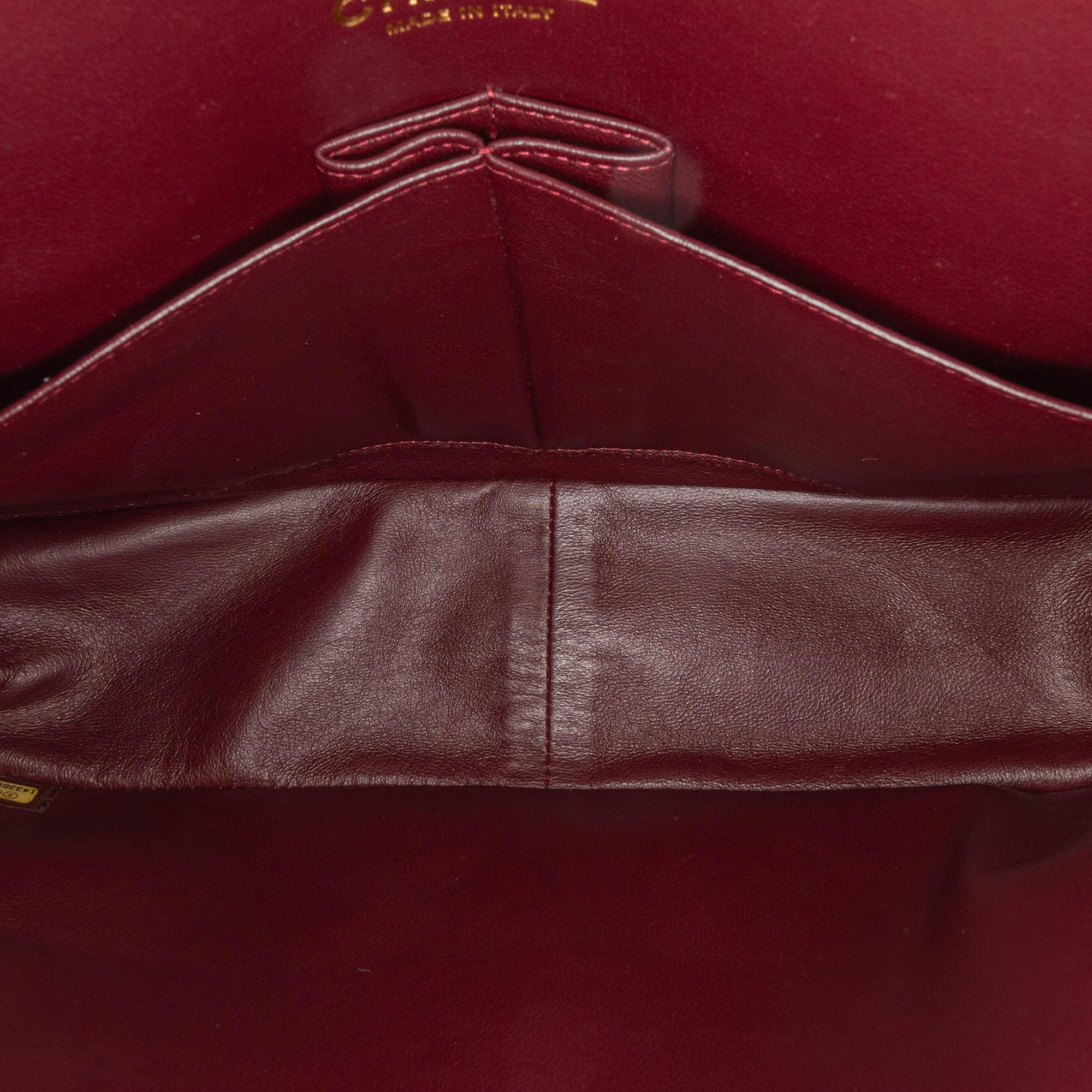 Chanel Jumbo Clásico Piel de Cordero Doble Solapa Negro en venta