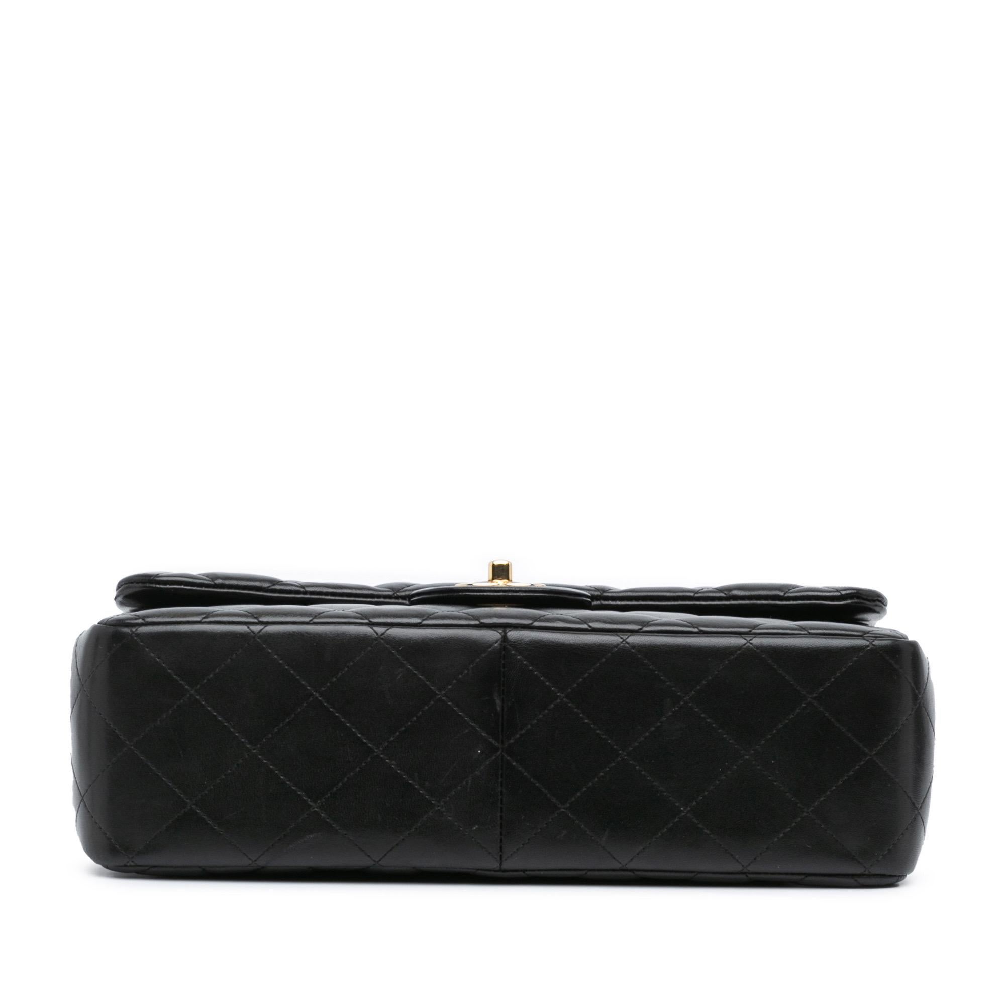 Chanel Jumbo Clásico Piel de Cordero Doble Solapa en venta 4