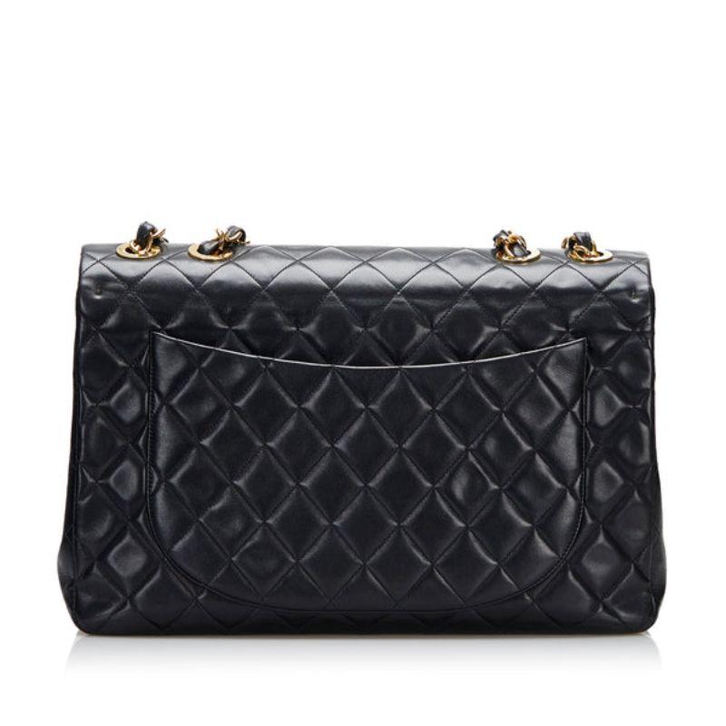 Chanel Jumbo Classic Lambskin Double Flap Shoulder Bag In Excellent Condition In London, GB