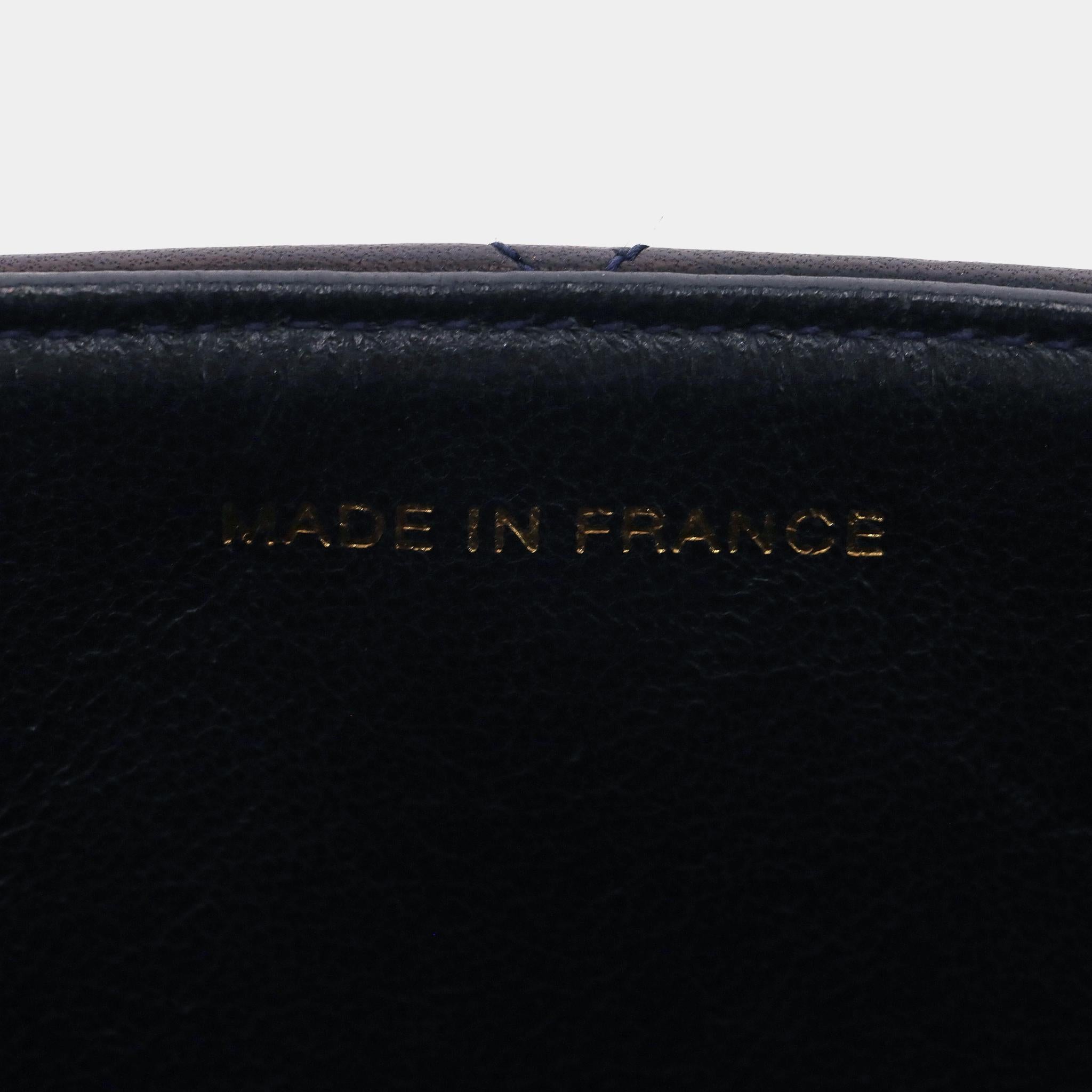 Chanel Jumbo Diamond Quilted Lambskin Timeless Bag With 24k Gold Hardware en vente 5