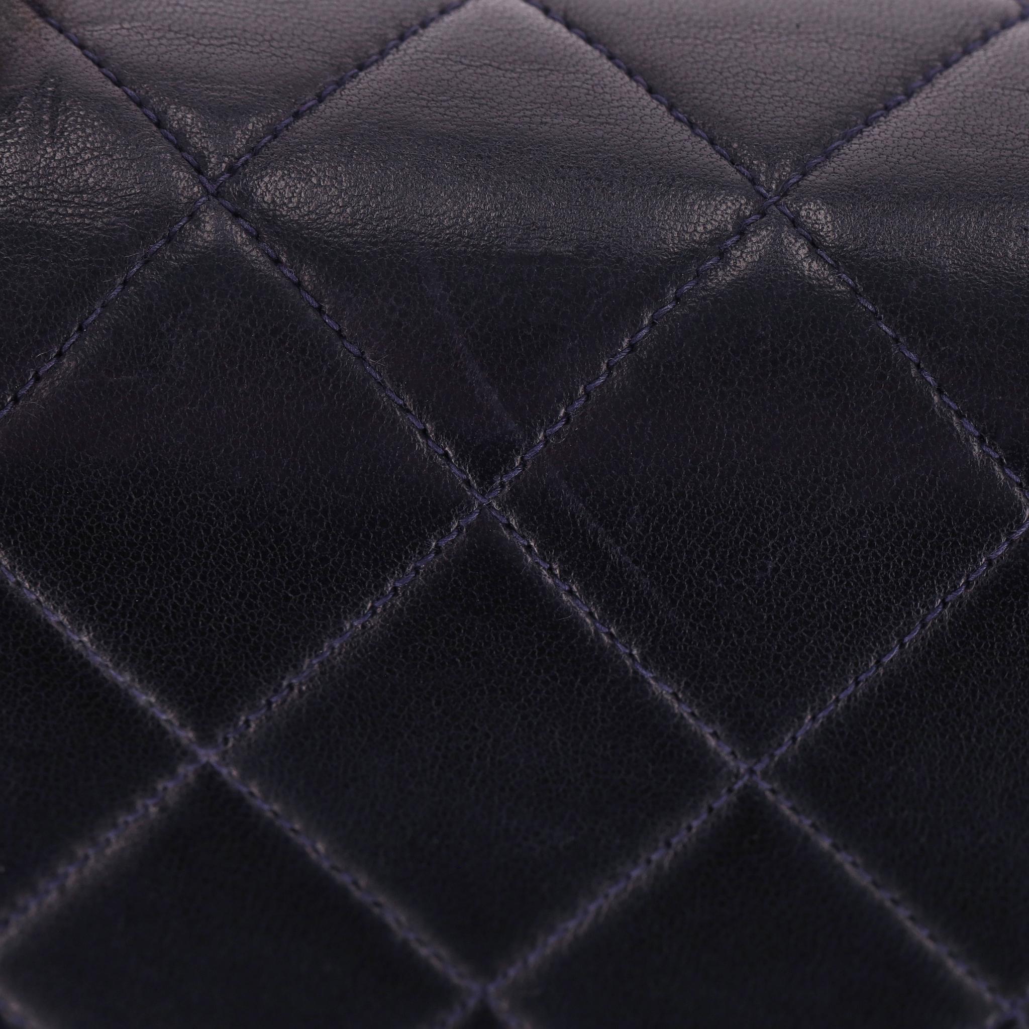Chanel Jumbo Diamond Quilted Lambskin Timeless Bag With 24k Gold Hardware en vente 8