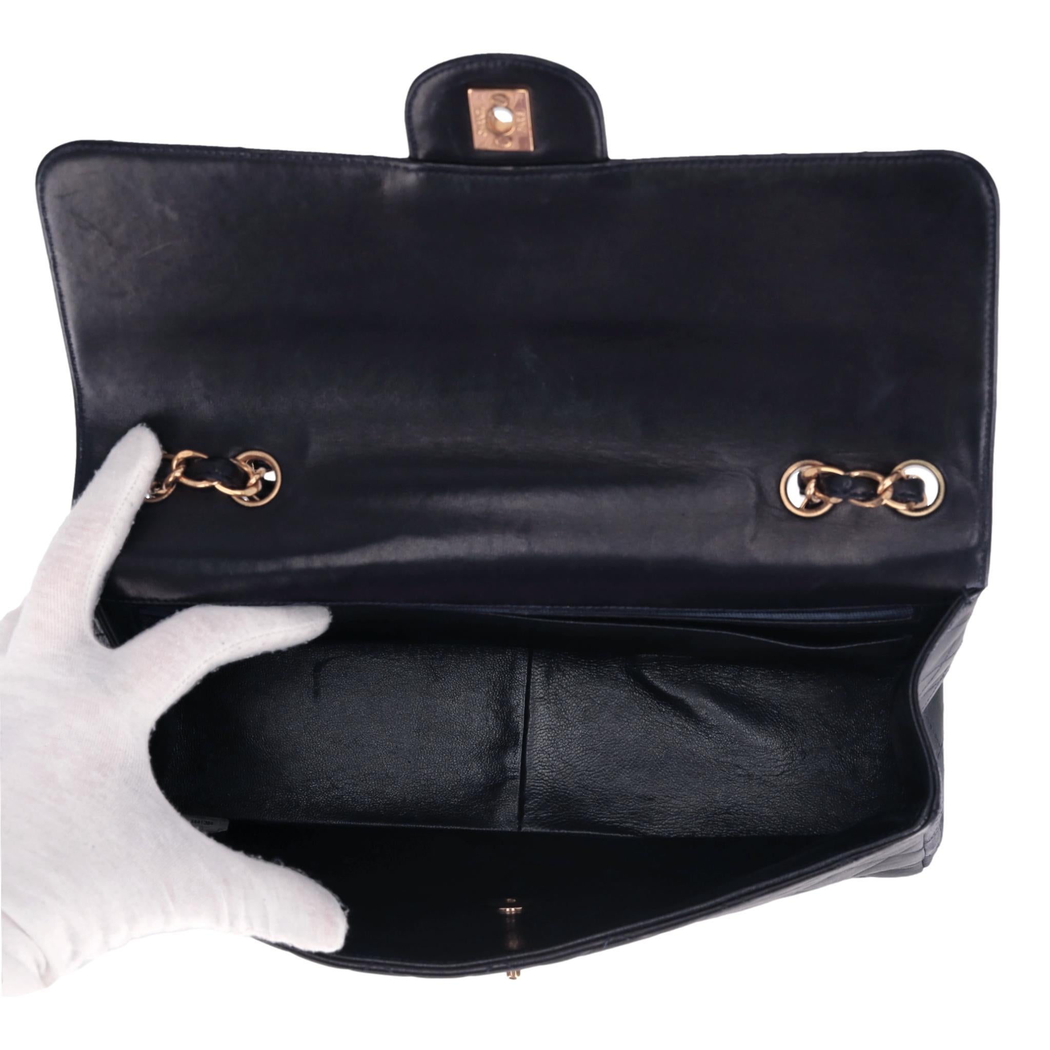 Chanel Jumbo Diamond Quilted Lambskin Timeless Bag With 24k Gold Hardware en vente 1