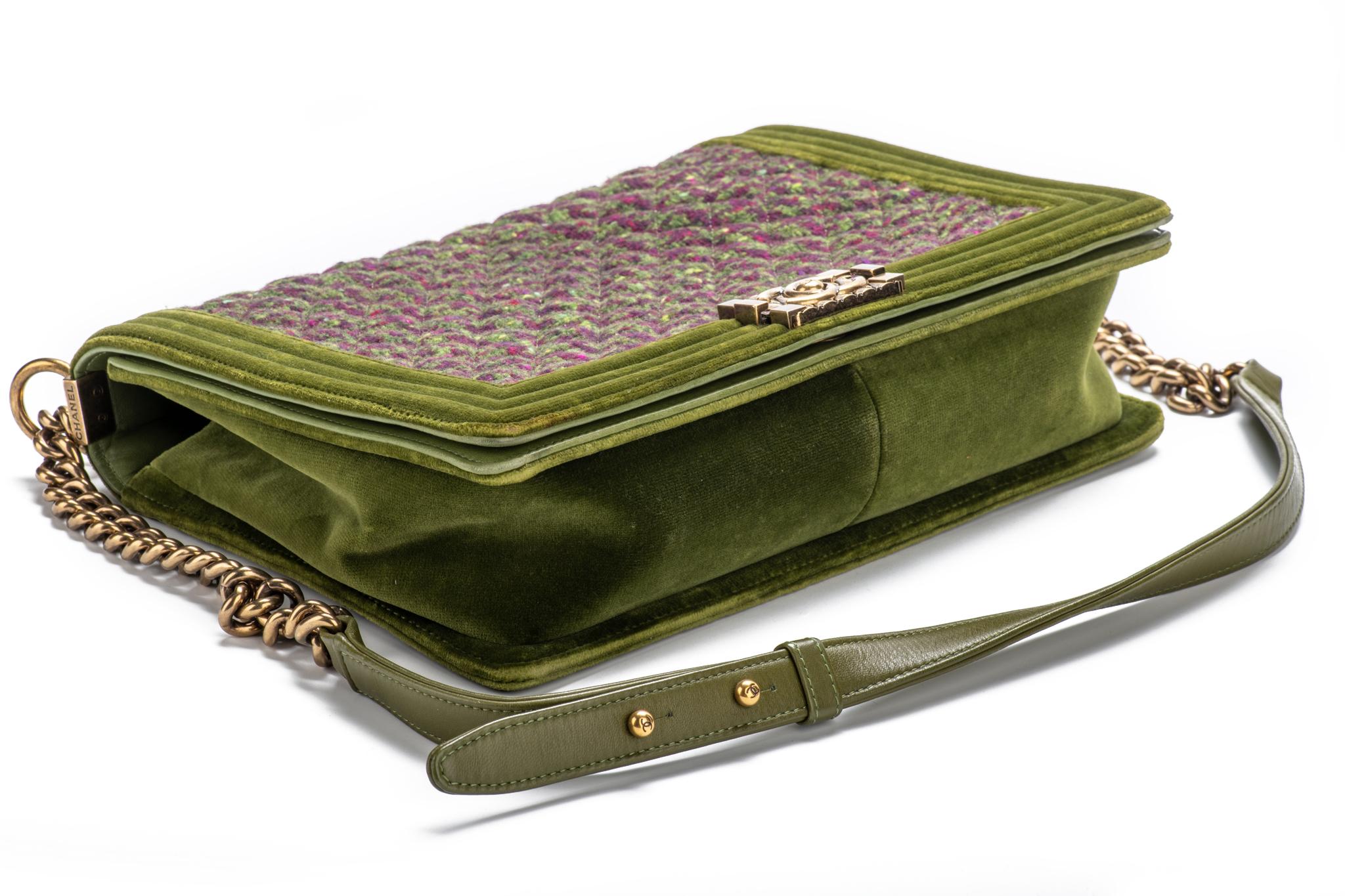Donna Borsa Chanel Jumbo in velluto verde e tweed per ragazzi