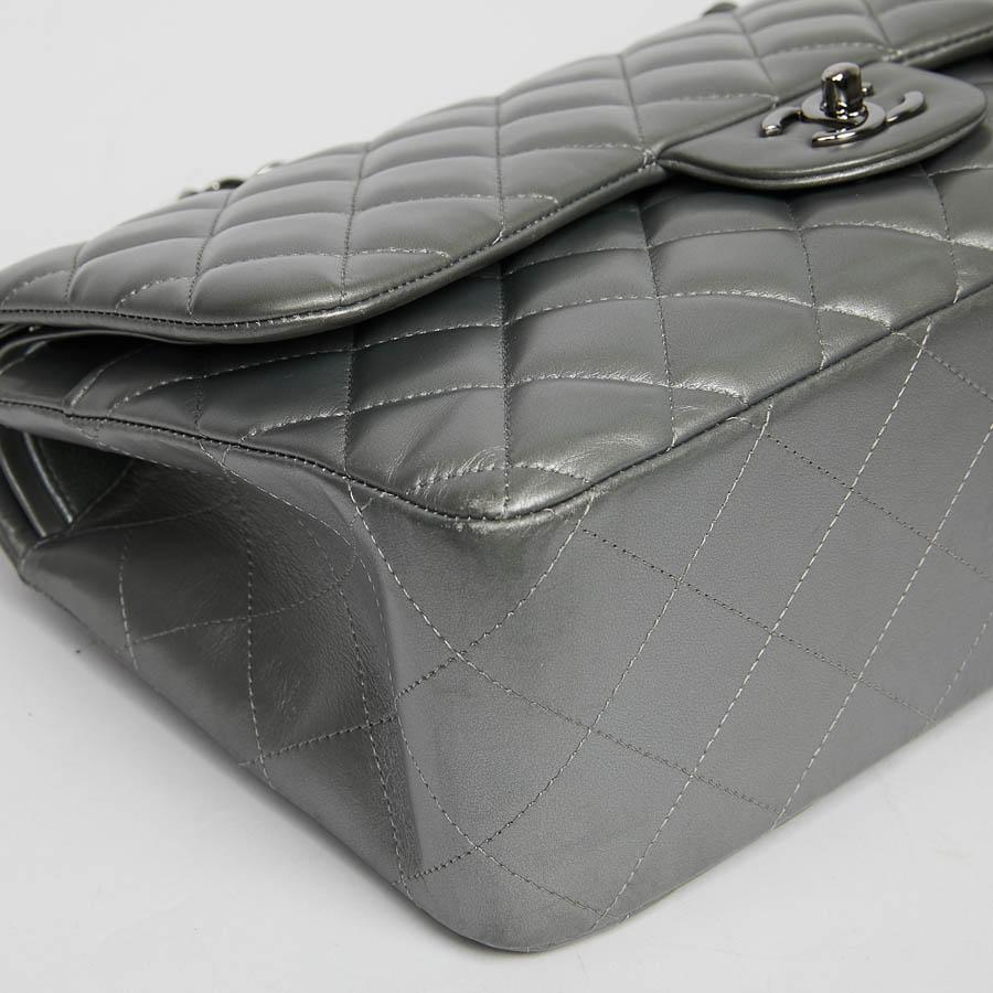 CHANEL Jumbo Handbag In Steel Gray Leather 1
