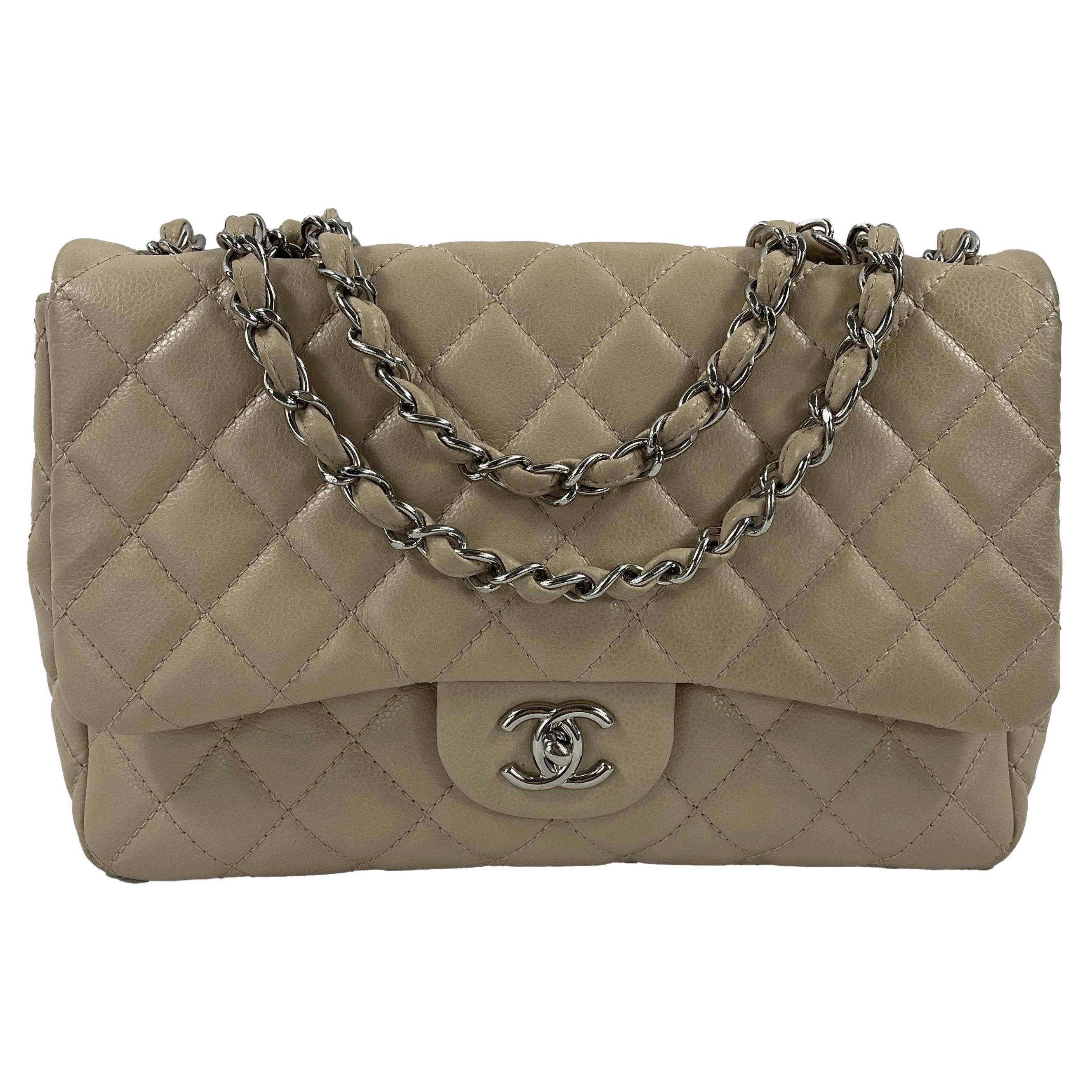 CHANEL - Jumbo Lammfell gesteppte einzelne Klappe - Beige - Silberne Umhängetasche
