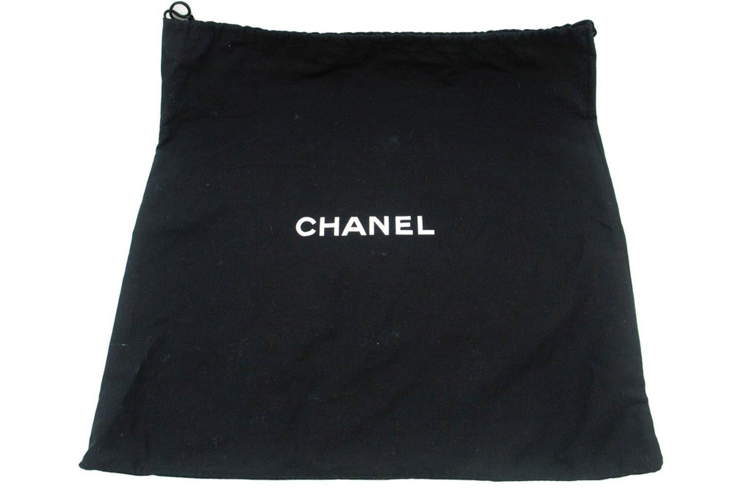 CHANEL Jumbo Large Big Chain Shoulder Bag Lambskin Black Leather 11
