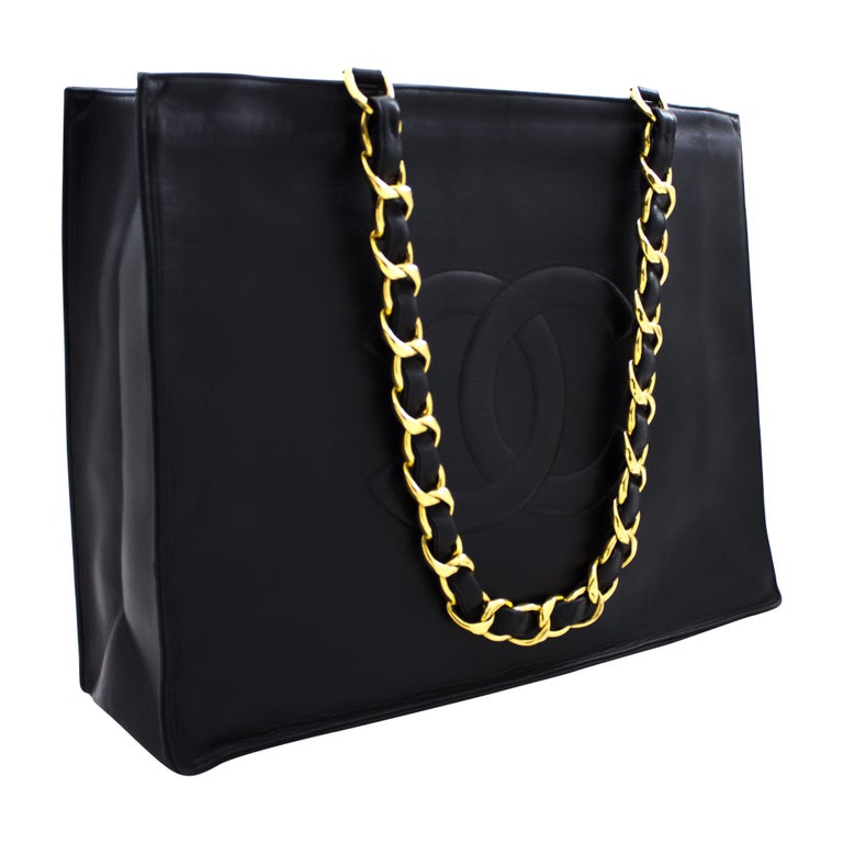 CHANEL Jumbo Large Big Chain Shoulder Bag Lambskin Black Leather at 1stdibs