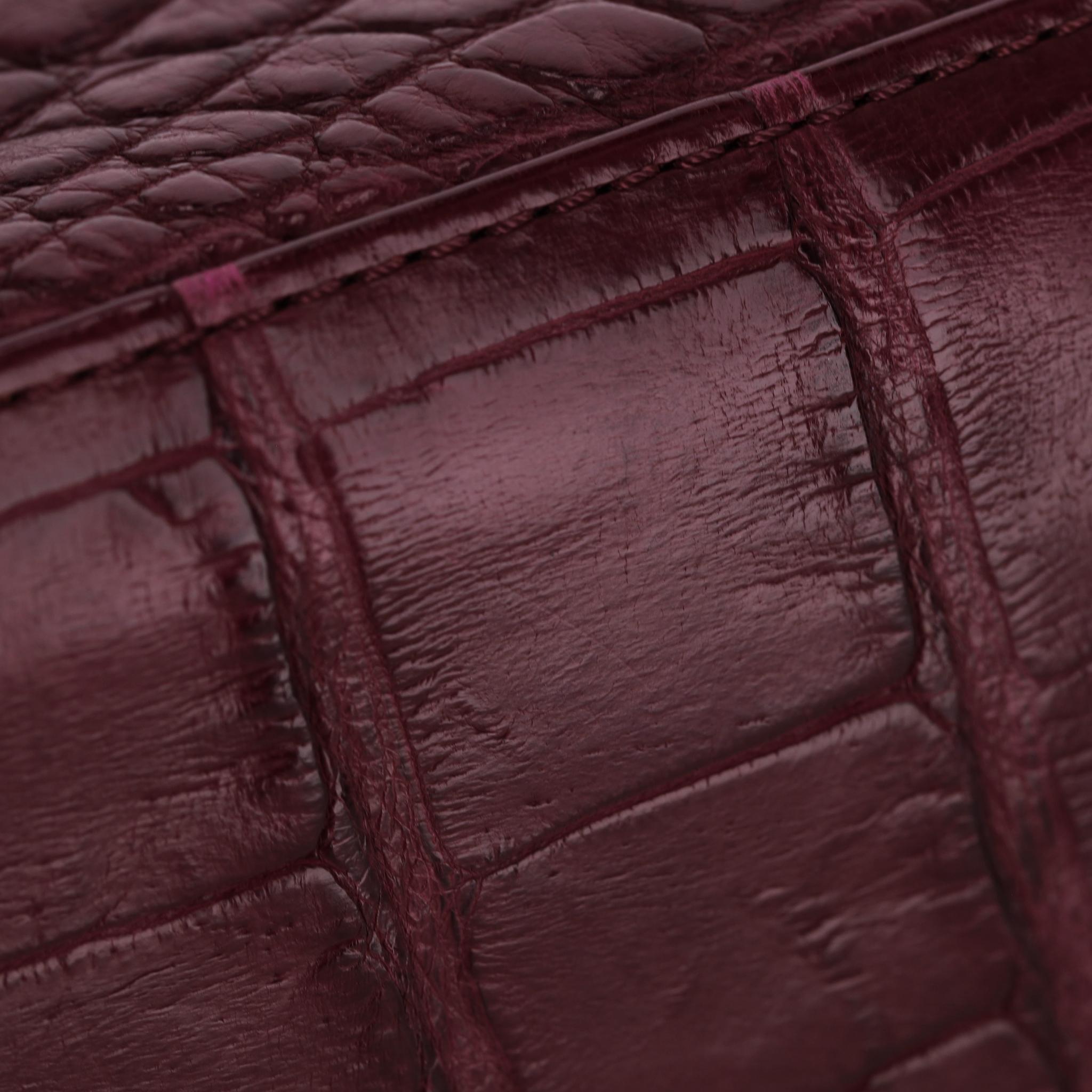 Borsa Chanel Jumbo in pelle di alligatore opaca Timeless Flap in vendita 7