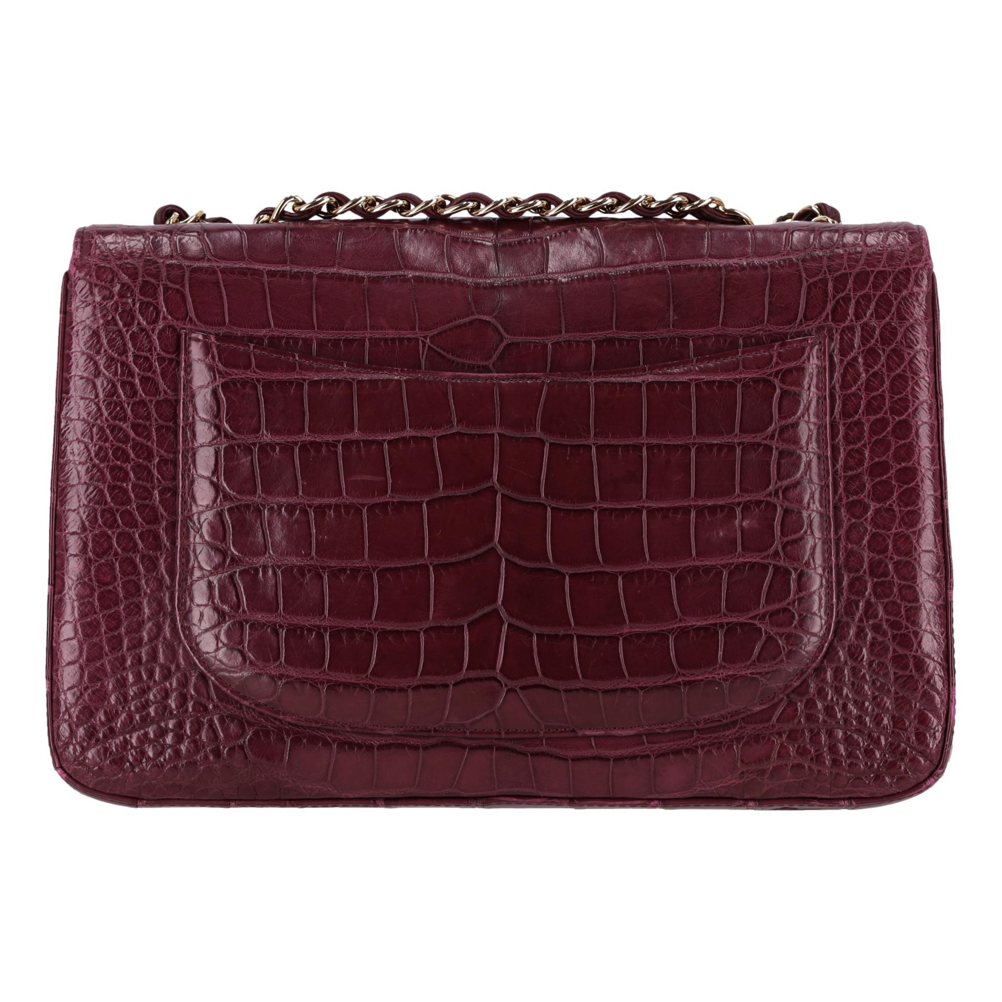 Borsa Chanel Jumbo in pelle di alligatore opaca Timeless Flap In condizioni buone in vendita a London, GB