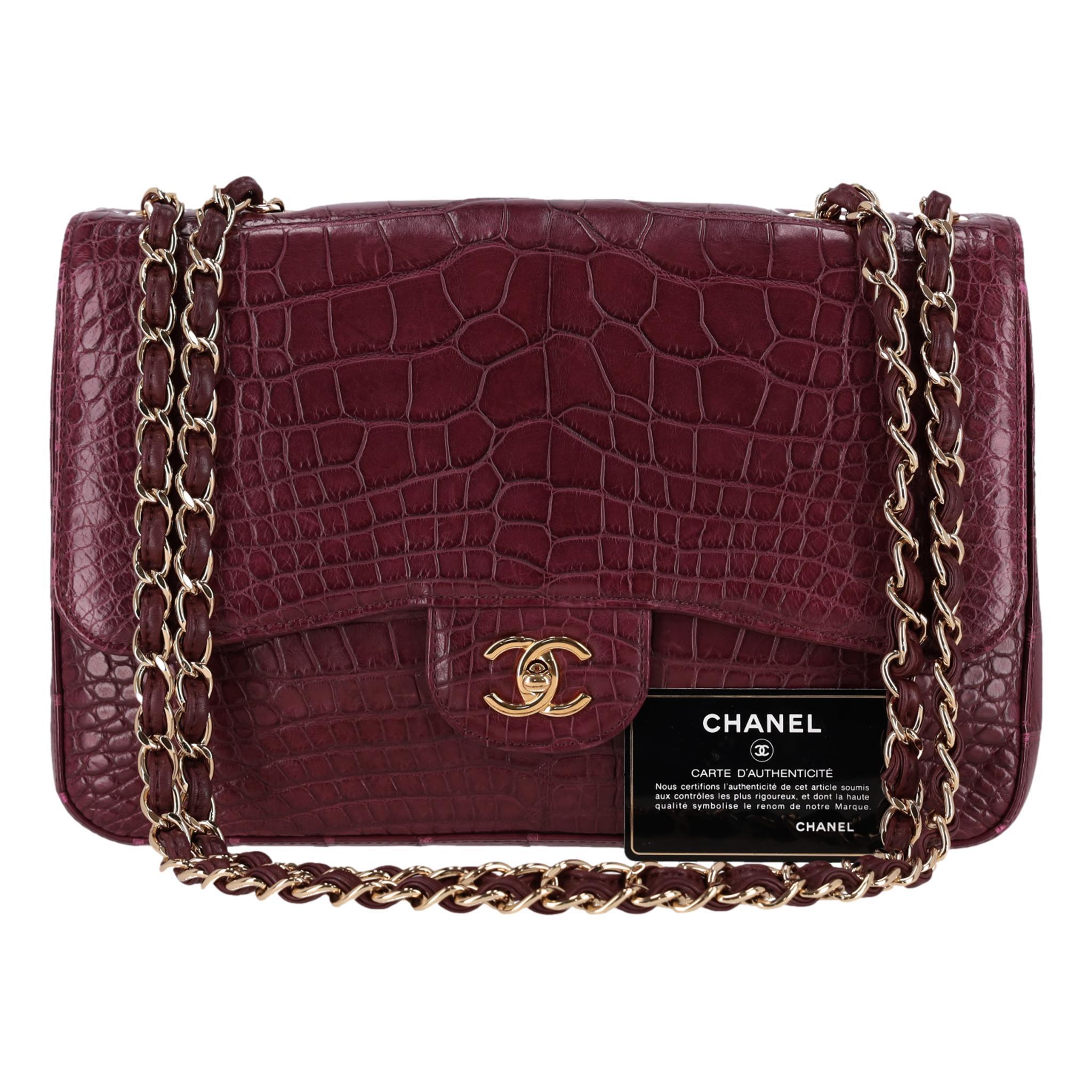 Donna Borsa Chanel Jumbo in pelle di alligatore opaca Timeless Flap in vendita