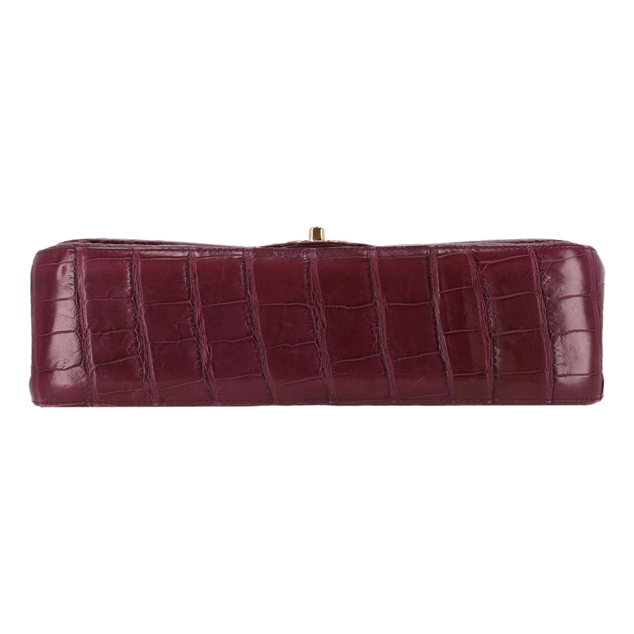 Borsa Chanel Jumbo in pelle di alligatore opaca Timeless Flap in vendita 1