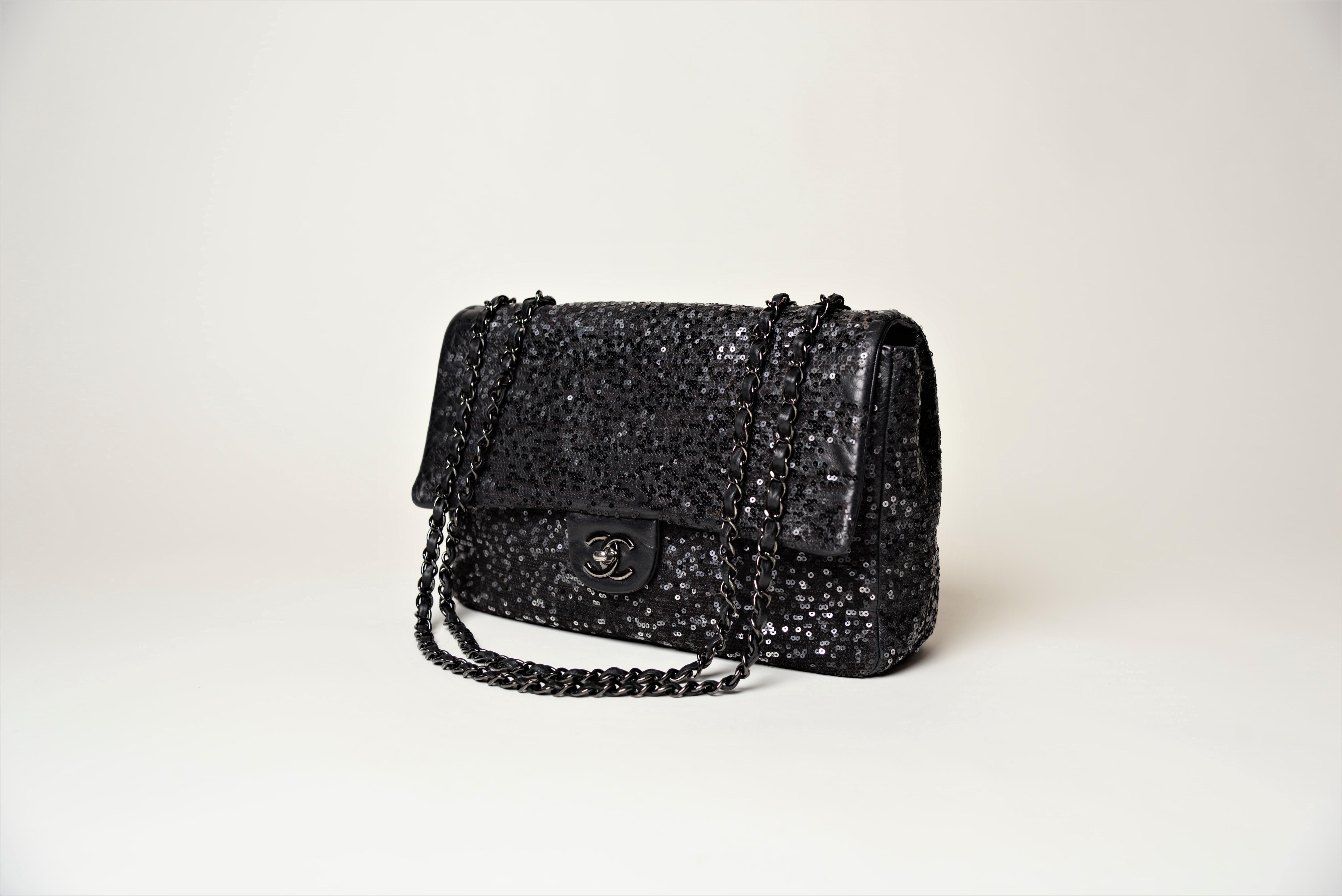 Chanel Jumbo Maxi Flap Sequins Moonlight on Water Bag In Good Condition In Roosendaal, NL