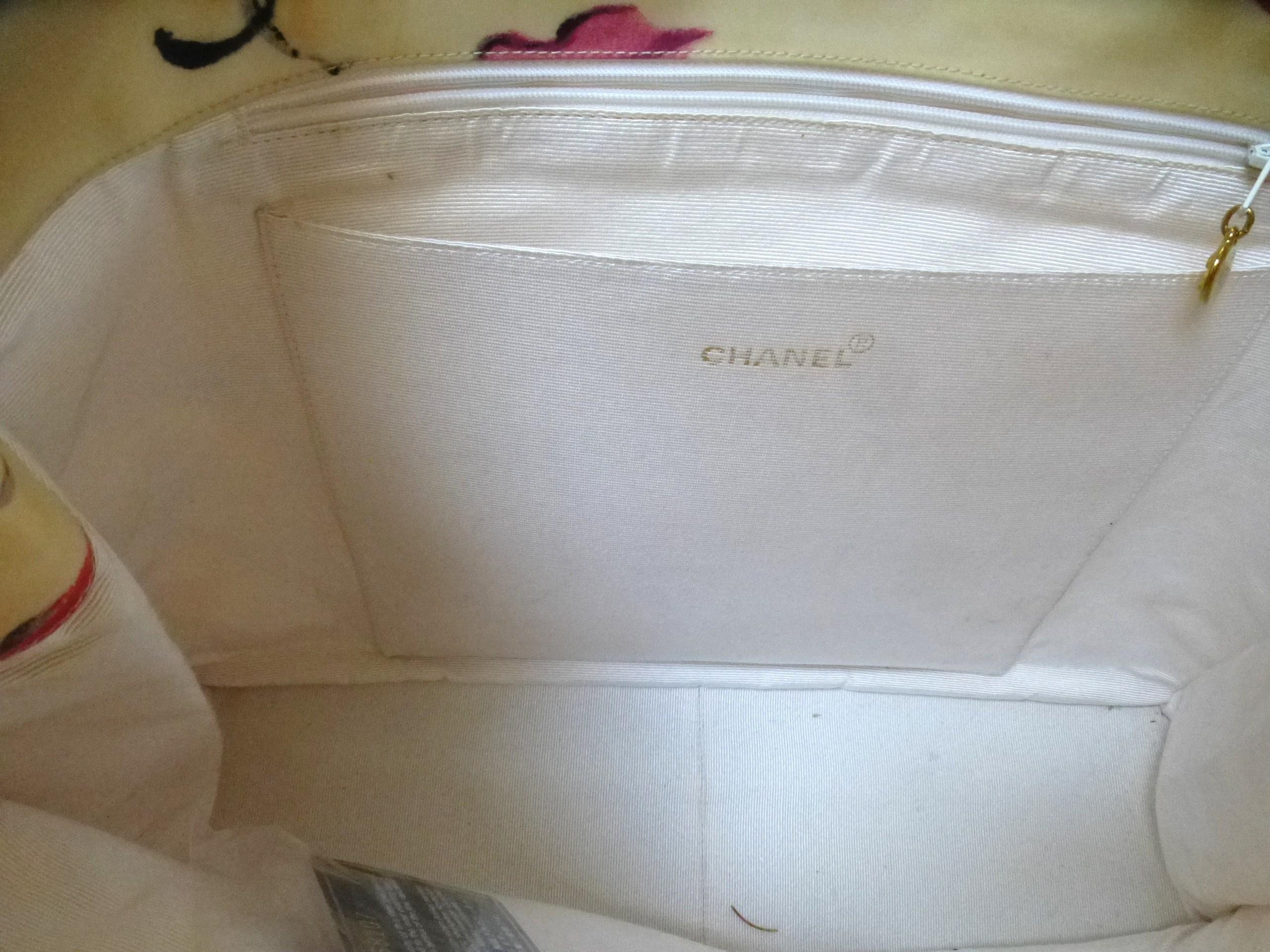 Chanel Jumbo nylon shopper Tot bag with Lip Heart + Coco Grafitti 1985's In Good Condition For Sale In Stuttgart, DE