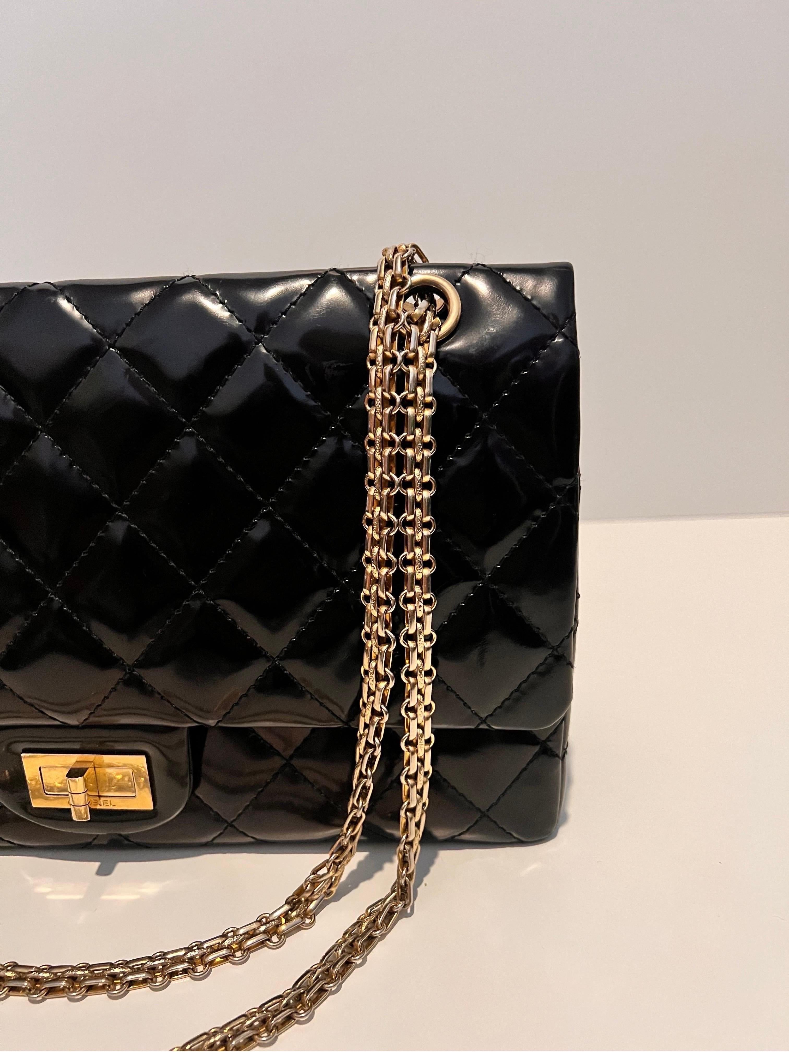 Women's or Men's Chanel Jumbo quilted Flap bag in Patent 