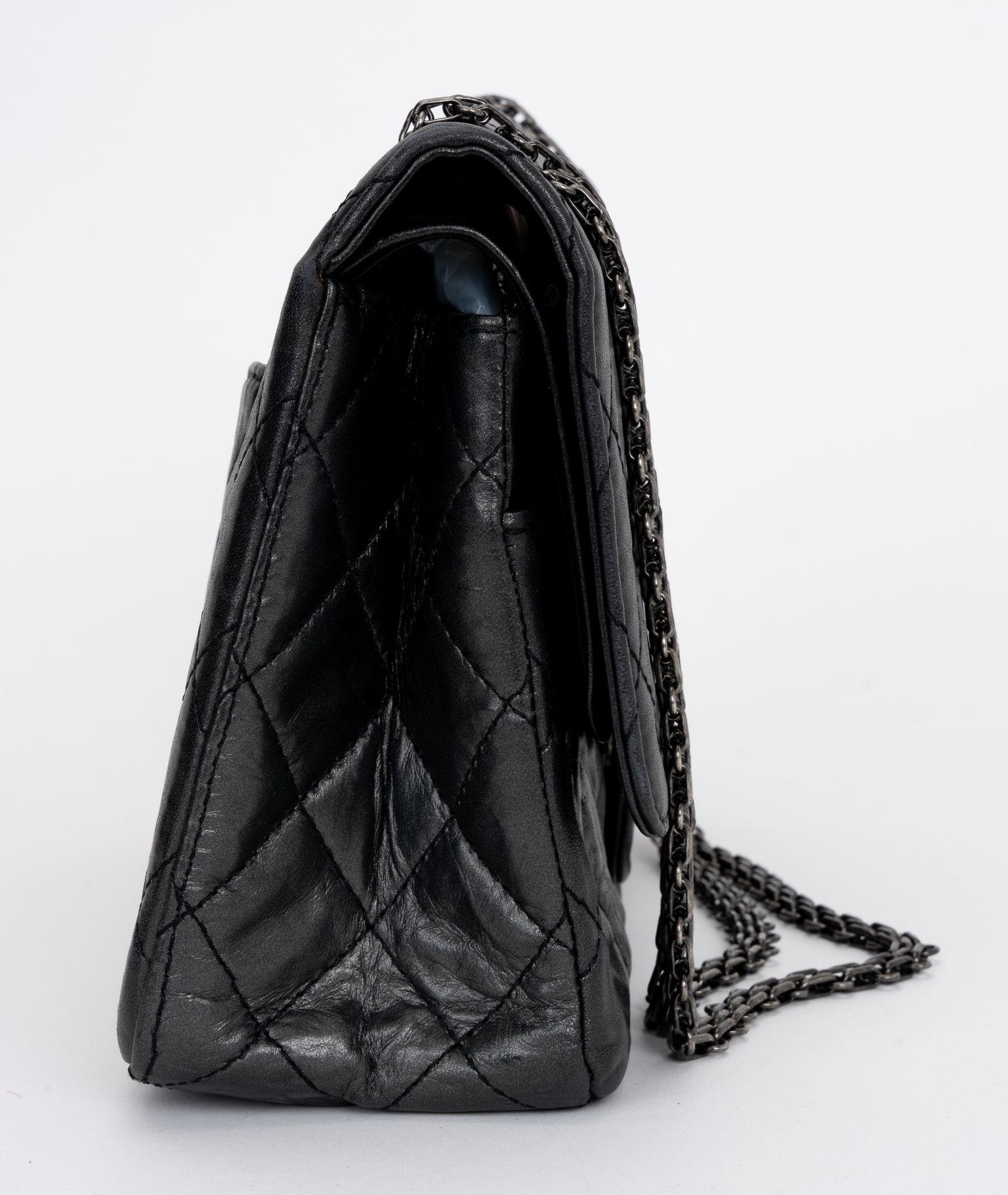 Chanel Jumbo Reissue 227 Black Calfskin In Excellent Condition For Sale In West Hollywood, CA