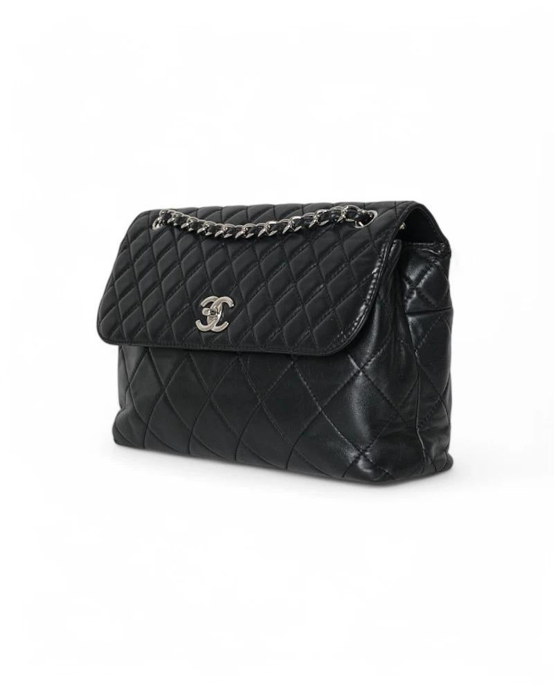 Chanel Jumbo Timeless Soft Matelassé Black In Excellent Condition For Sale In Torre Del Greco, IT