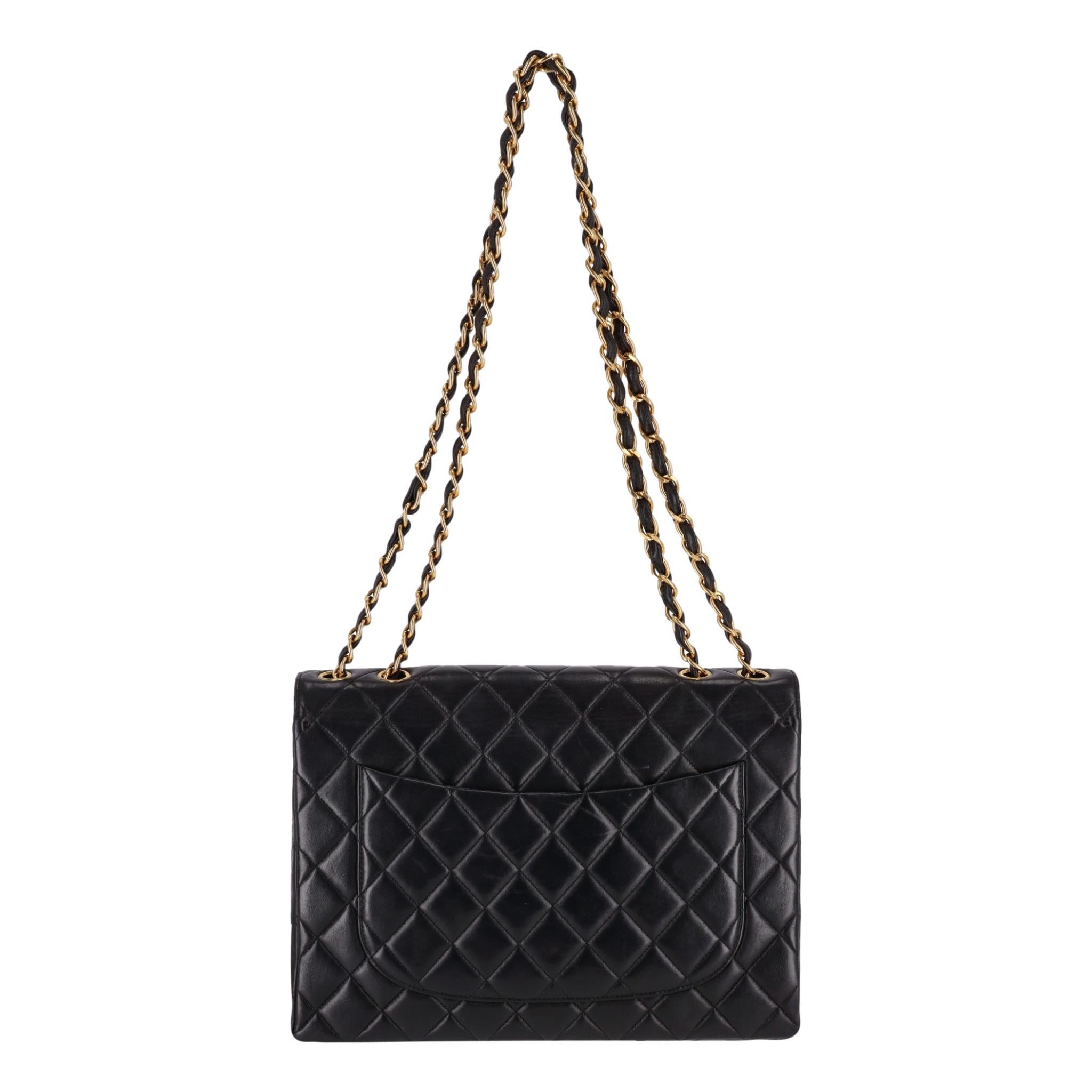 Chanel Jumbo Vintage Bolso Acolchado de Piel de Cordero Intemporal en Excelente estado para la venta en London, GB