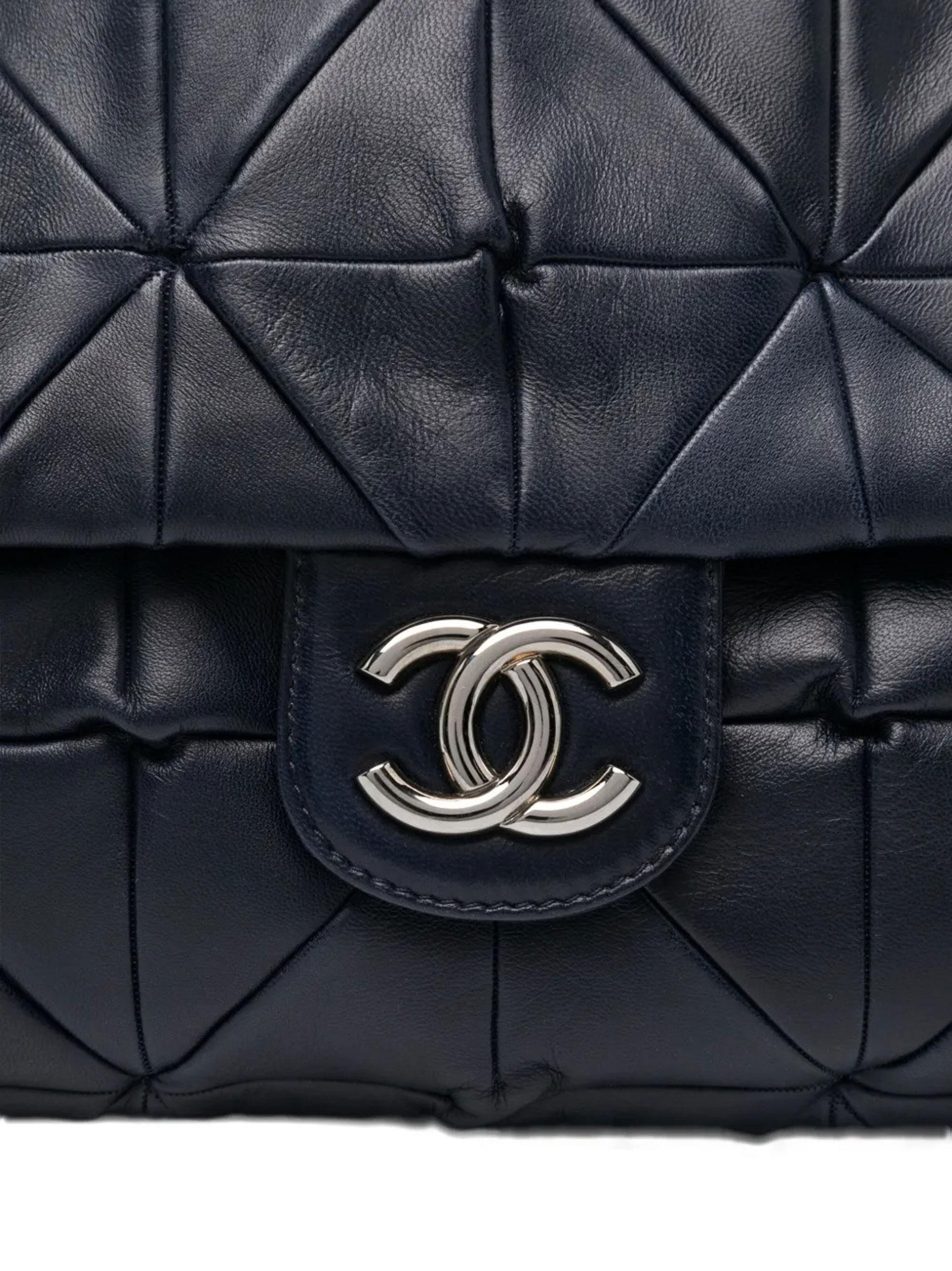 Chanel Jumbo XL Dark Blue Navy Shoulder Bag im Zustand „Gut“ im Angebot in Miami, FL