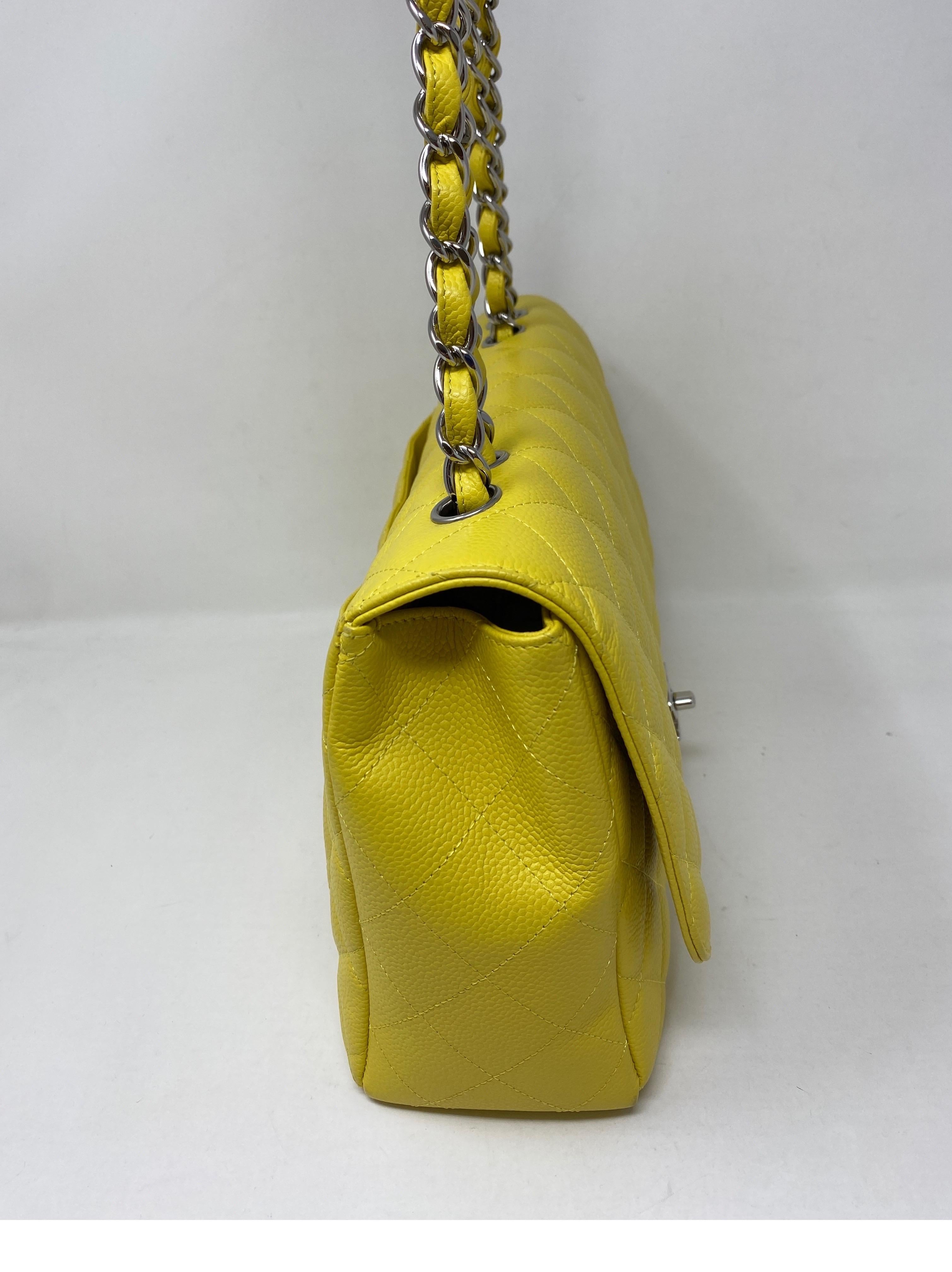 Chanel Jumbo Yellow Bag  In Good Condition In Athens, GA