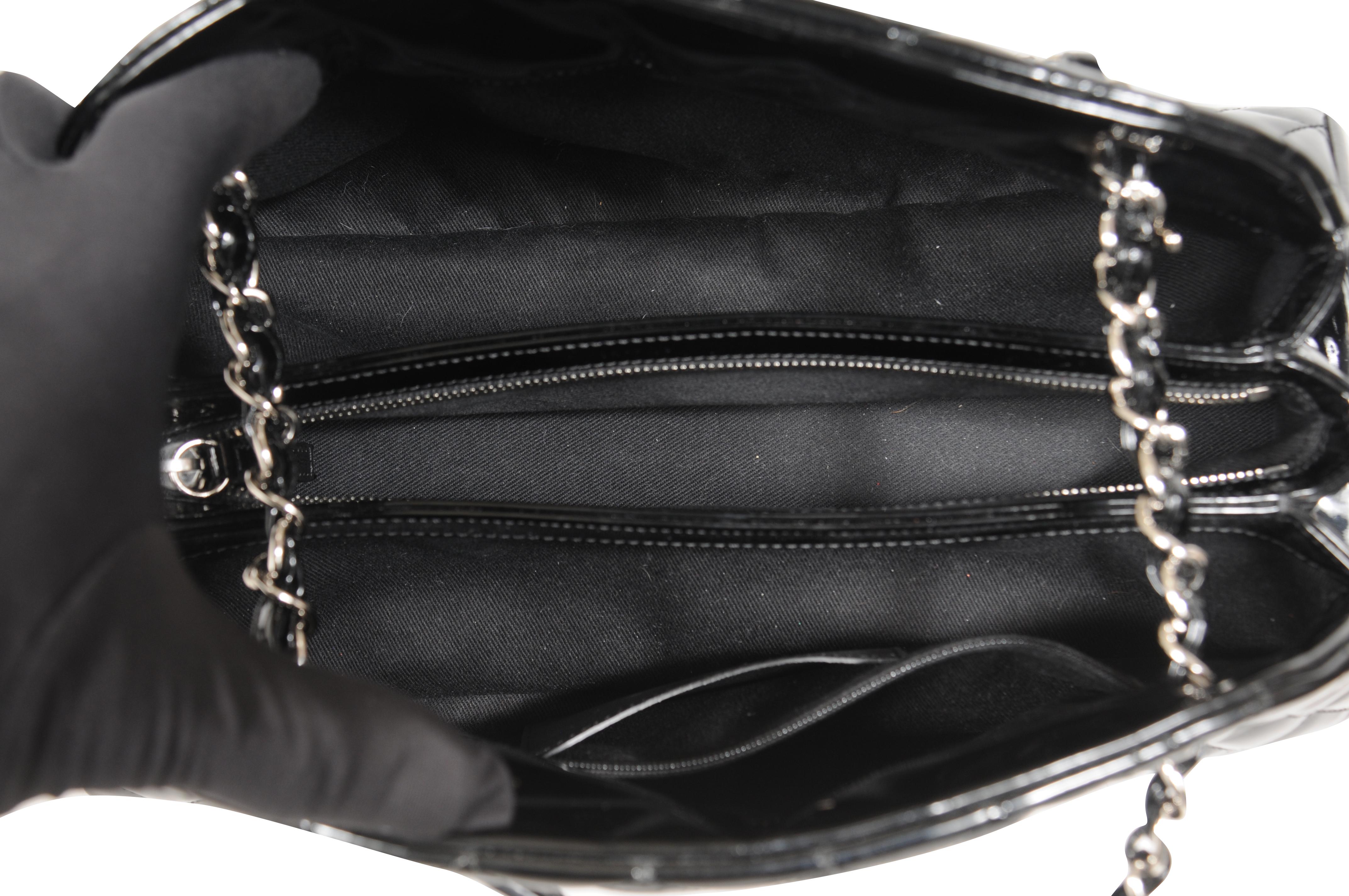 Chanel Just Mademoiselle Bowlingtasche Gestepptes Lackleder Schwarz Mittel im Angebot 14