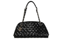Chanel Just Mademoiselle Bowling Bag Cuir verni matelassé Noir Moyen