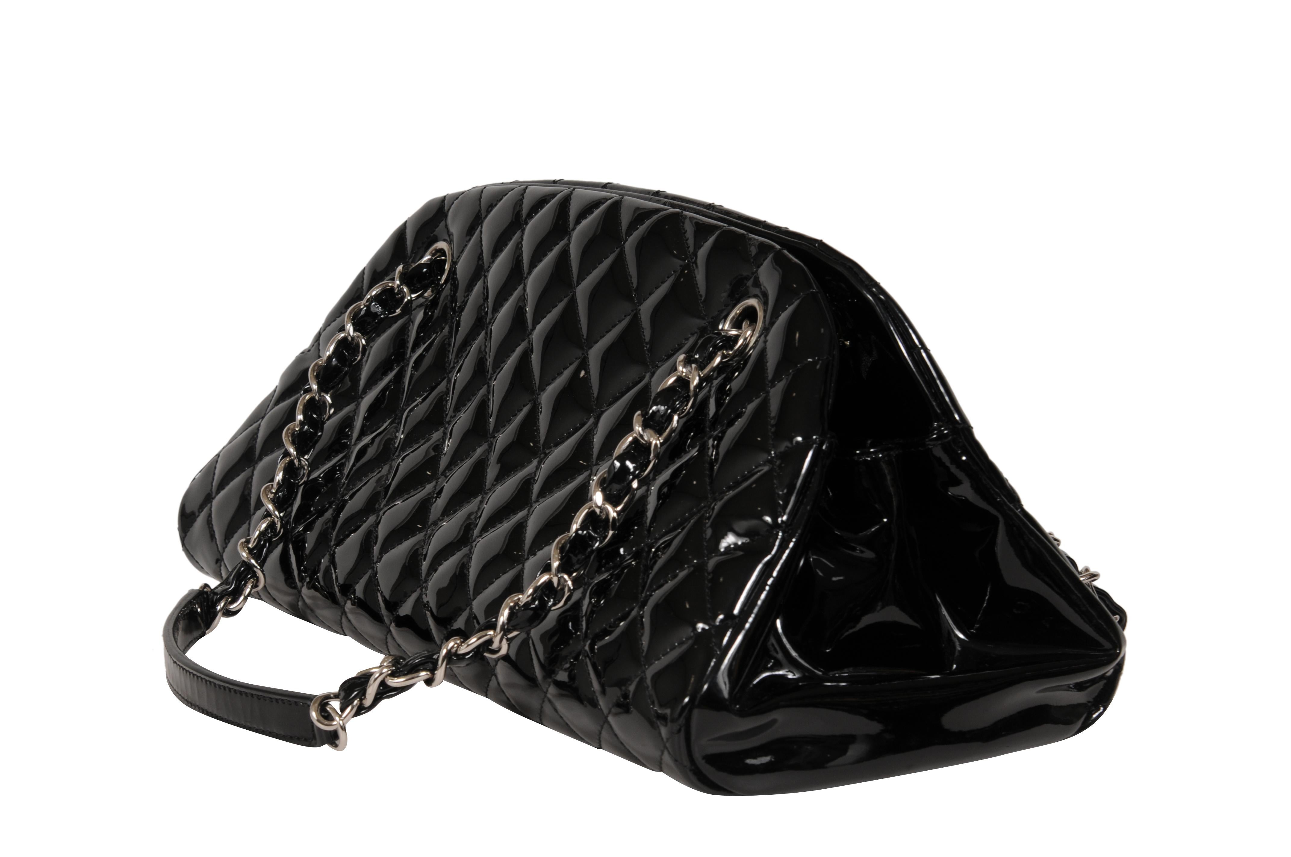 Chanel Just Mademoiselle Bowlingtasche Gestepptes Lackleder Schwarz Mittel im Angebot 3