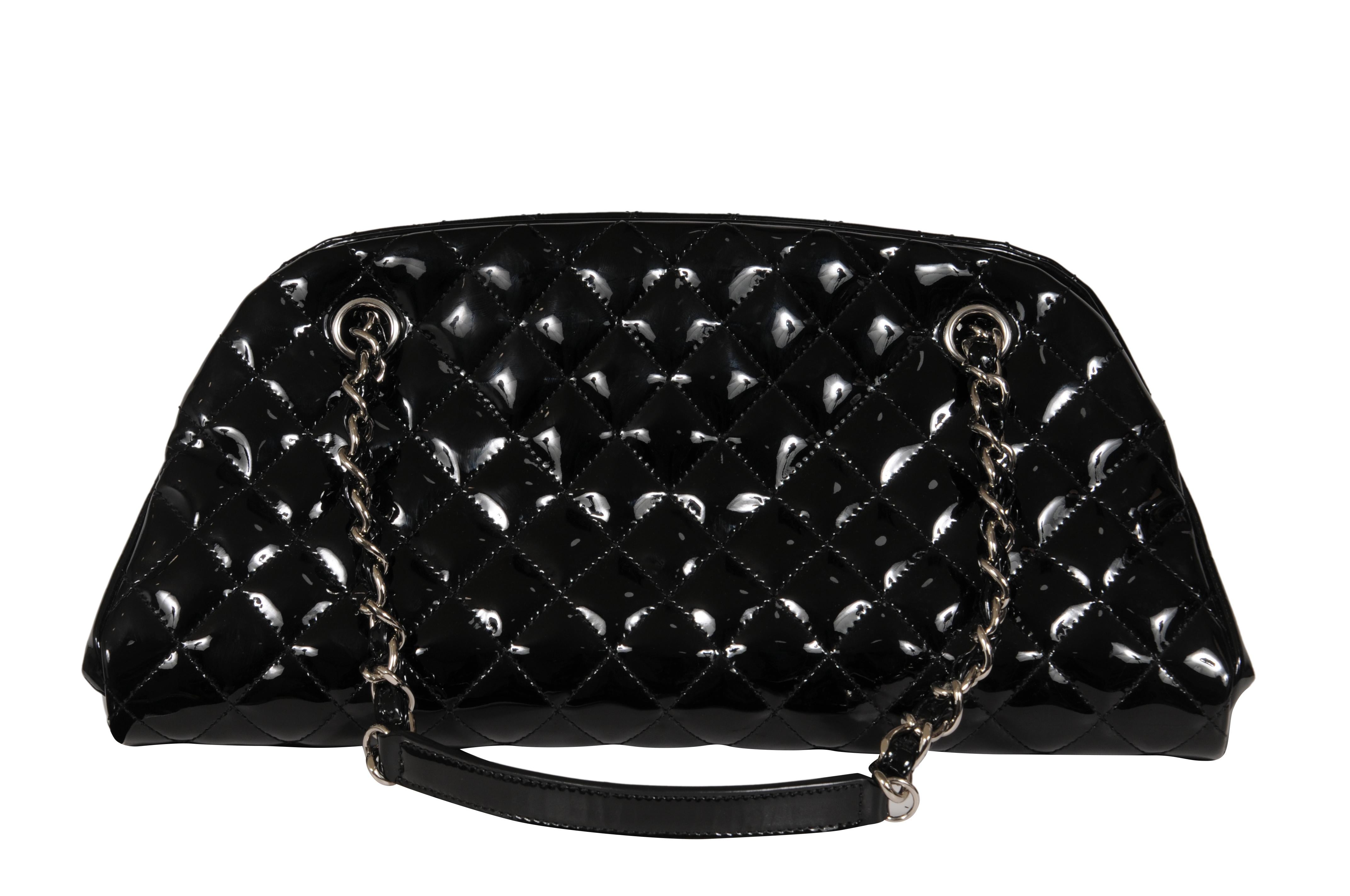 Chanel Just Mademoiselle Bowlingtasche Gestepptes Lackleder Schwarz Mittel im Angebot 4