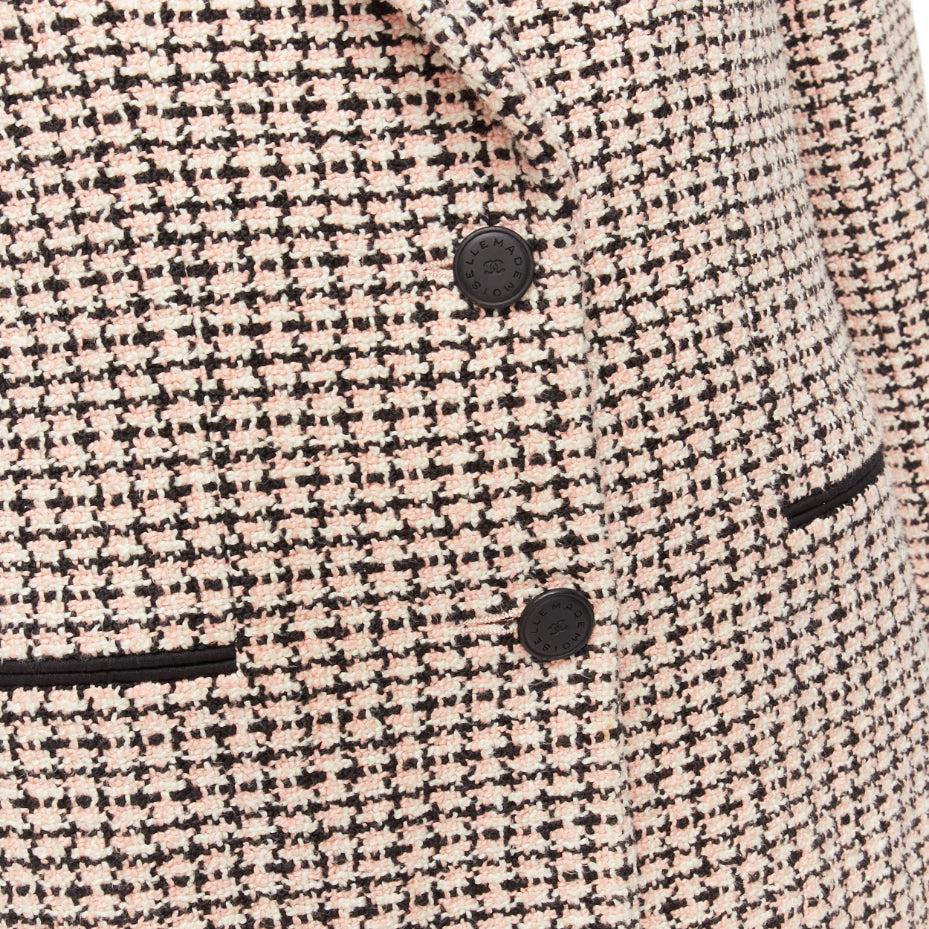 Chanel Karl 02P rose noir tweed Camélia broche blazer veste FR46 XXL en vente 4