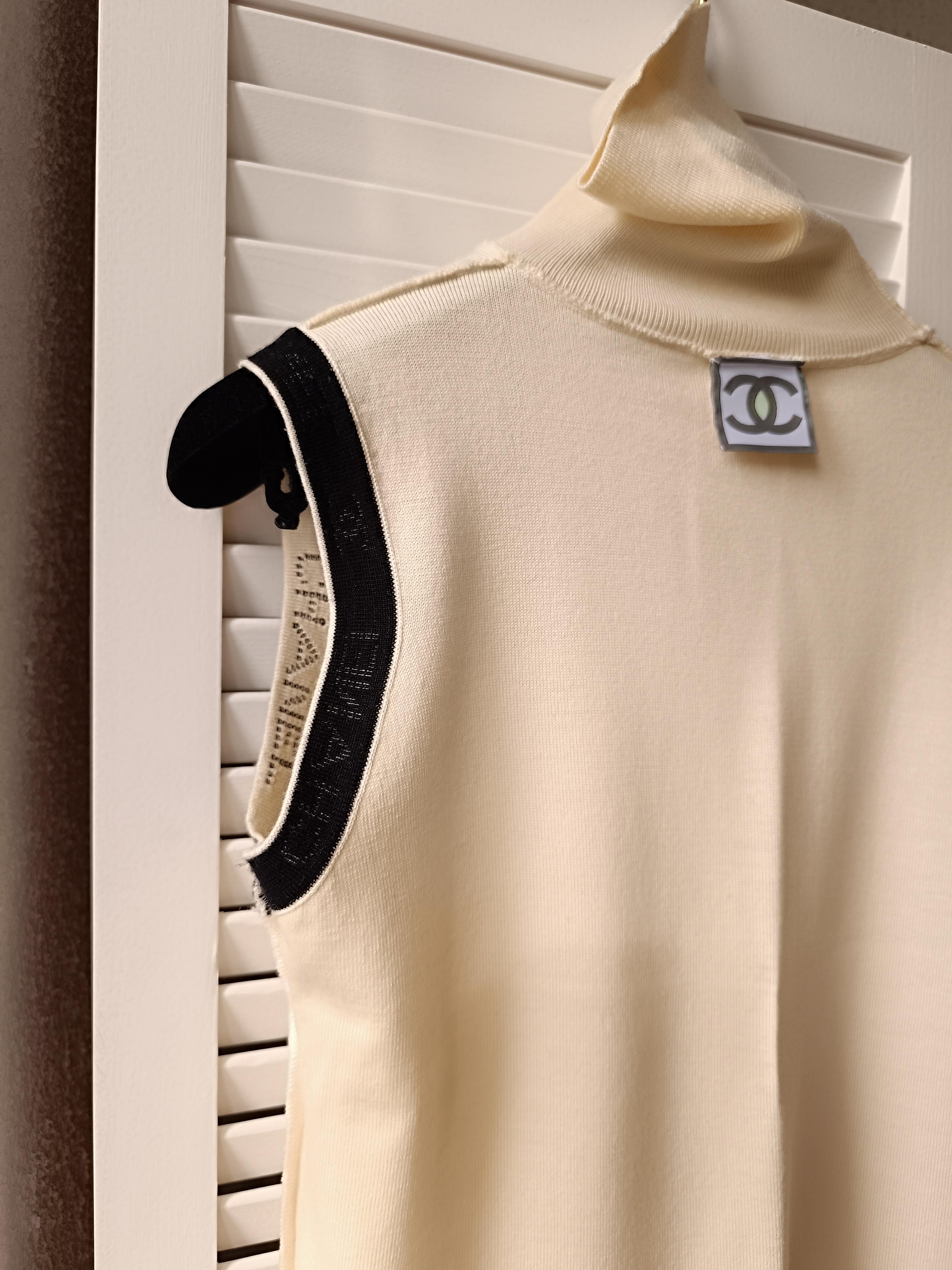 CHANEL & Karl Lagerfeld 07A 2007 Wool Logo Vest Top Turtleneck Very Rare For Sale 15