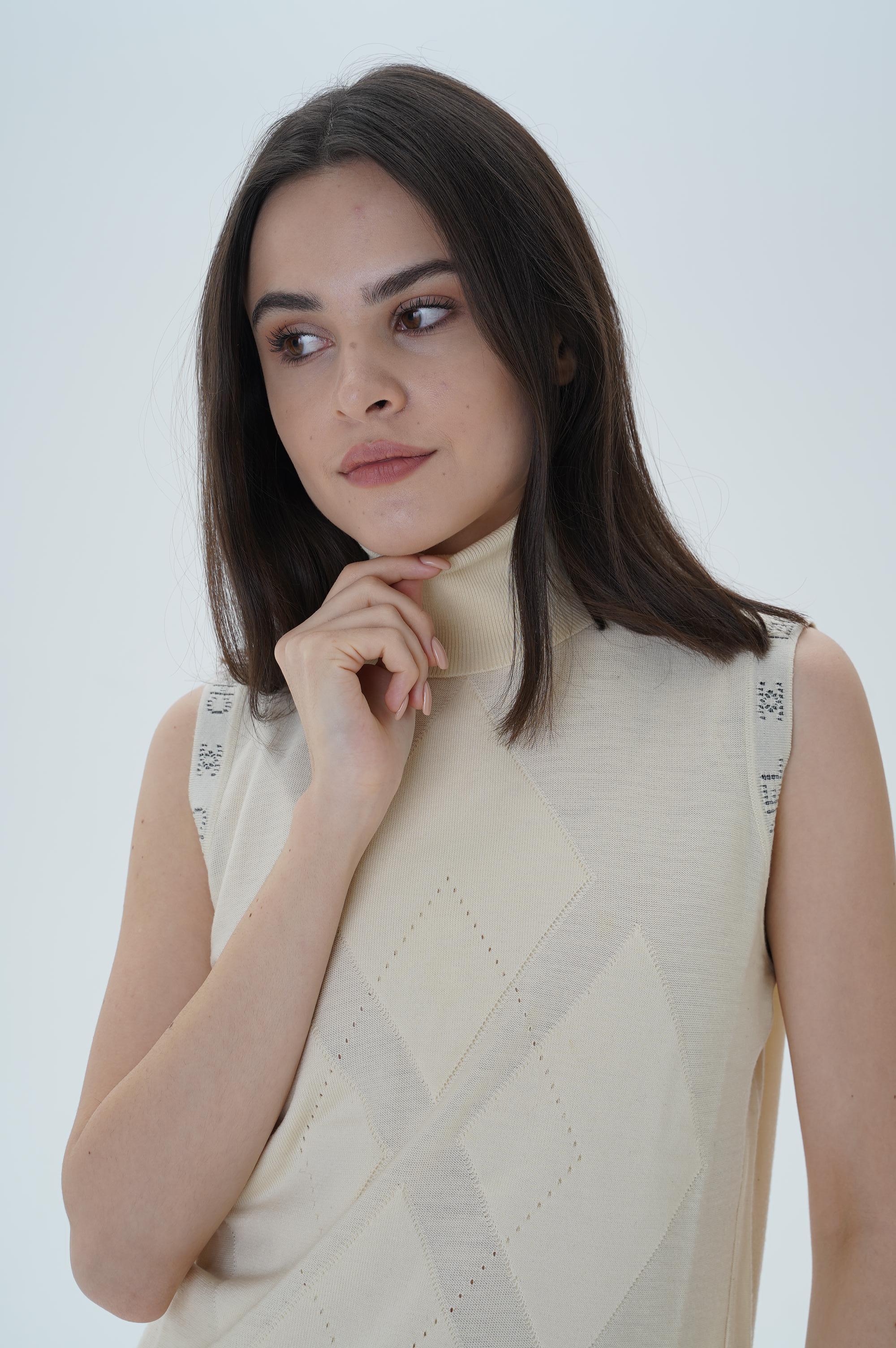Gray CHANEL & Karl Lagerfeld 07A 2007 Wool Logo Vest Top Turtleneck Very Rare For Sale