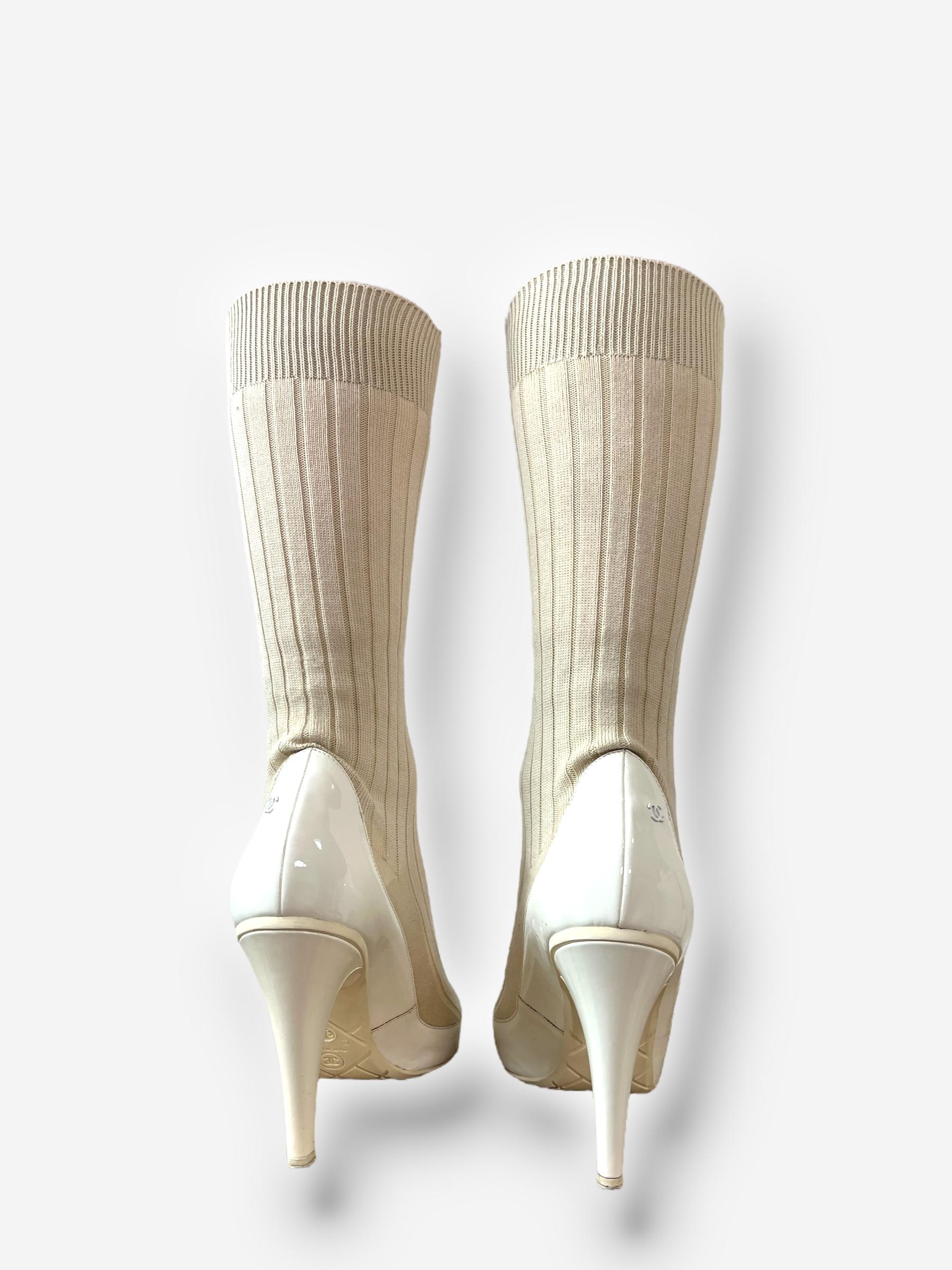 CHANEL Karl Lagerfeld 14P Runway Patent Sock Boots - EU 39 Bon état - En vente à CAPELLE AAN DEN IJSSEL, ZH
