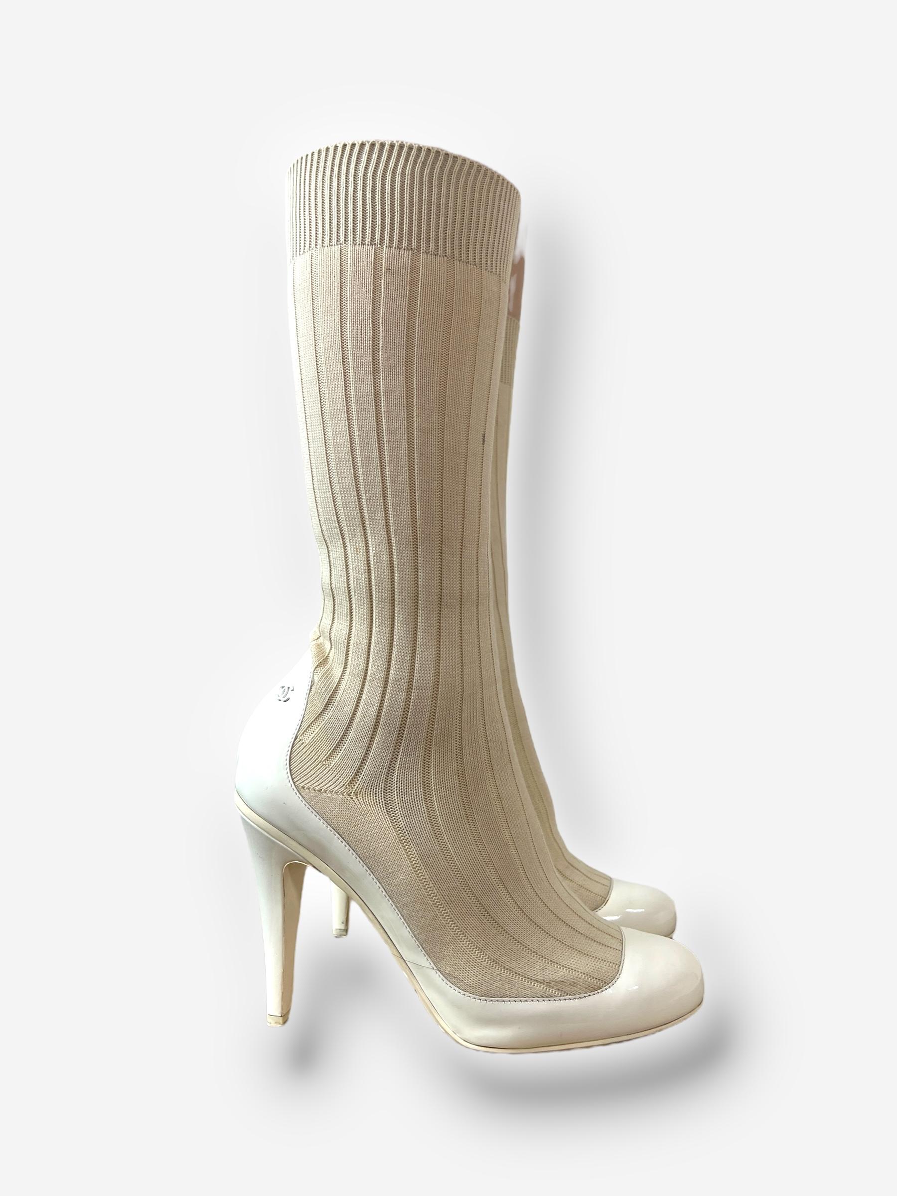 CHANEL Karl Lagerfeld 14P Runway Patent Sock Boots - EU 39 en vente 4