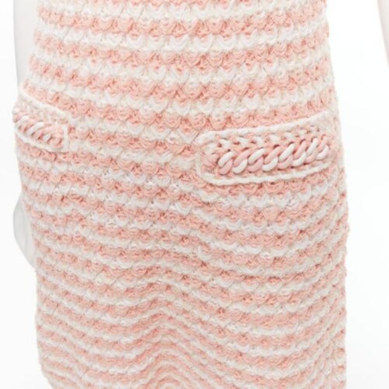 Chanel Karl Lagerfeld for Chanel 18P abito rosa bouclè in plastica e resina con catena FR38 M. in vendita 3