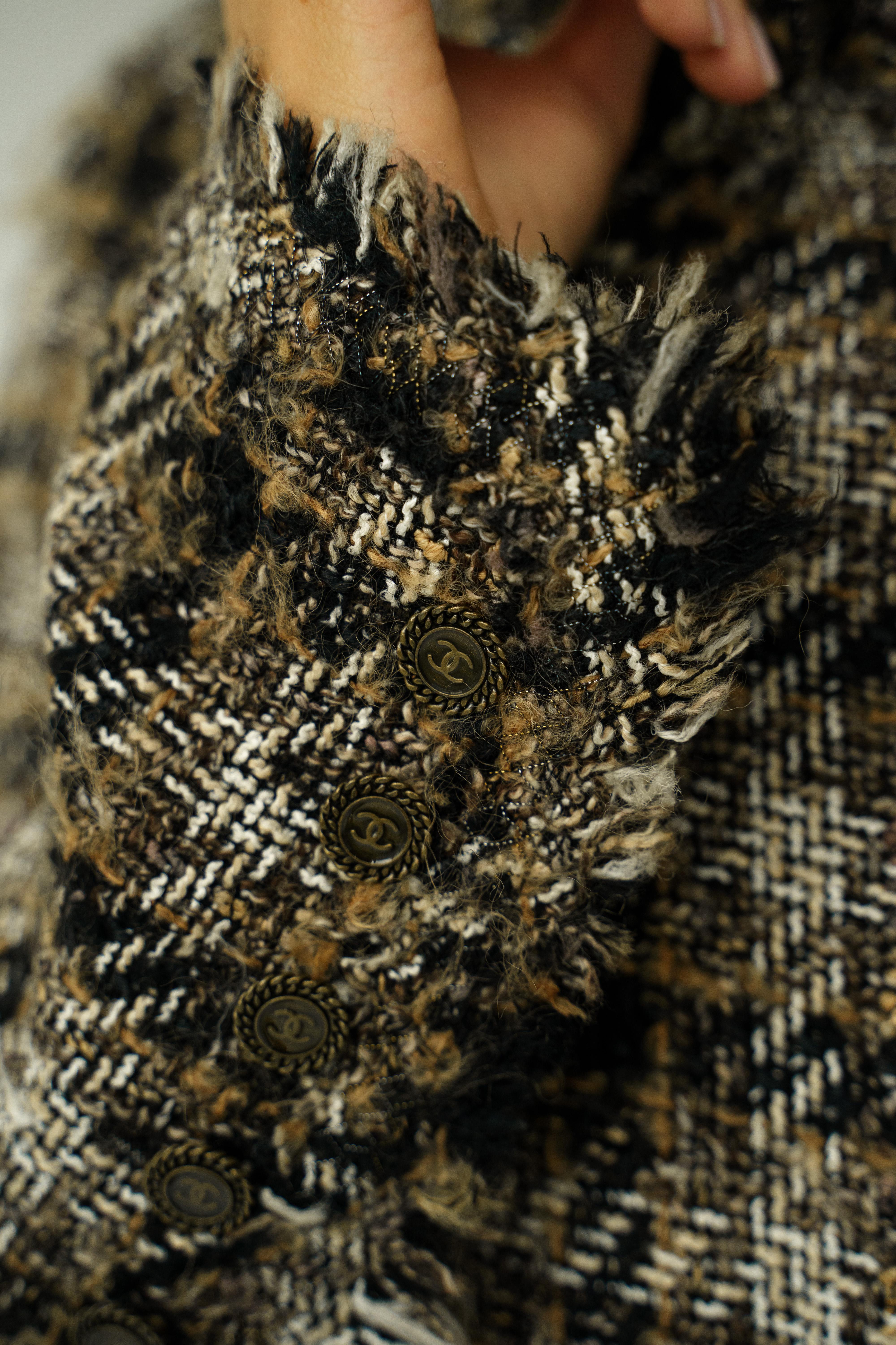 Chanel & Karl Lagerfeld 2005 Cappotto in tweed a quadri in misto lana marrone e multicolore In condizioni ottime in vendita a Алматинский Почтамт, KZ