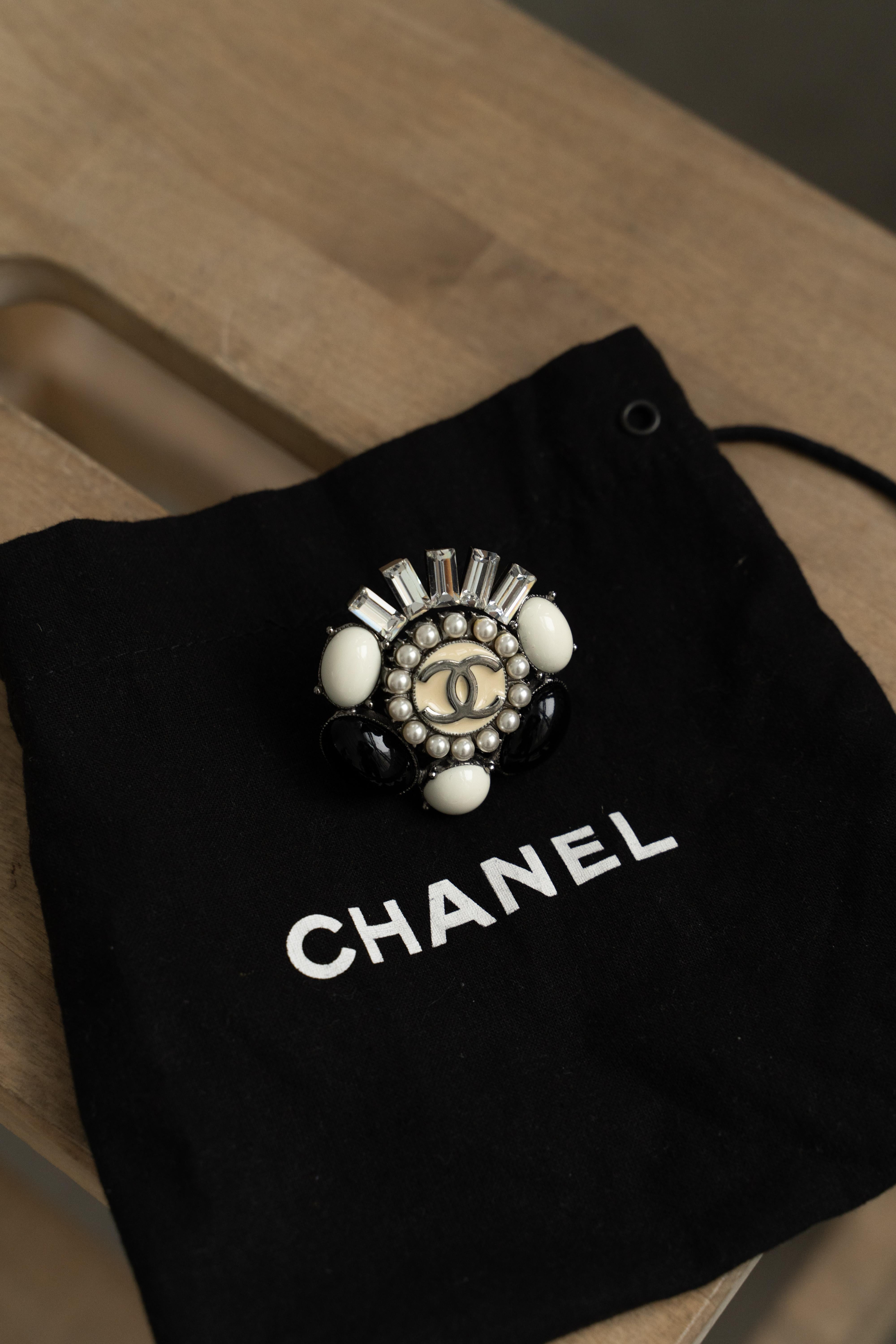 CHANEL & Karl Lagerfeld 2006 06C ring Bijou Coco Mark  For Sale 10