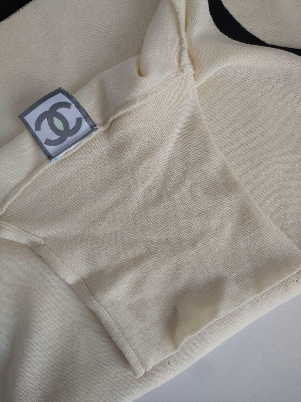 CHANEL & Karl Lagerfeld 2007 07A vintage wool logo vest top very rare For Sale 10