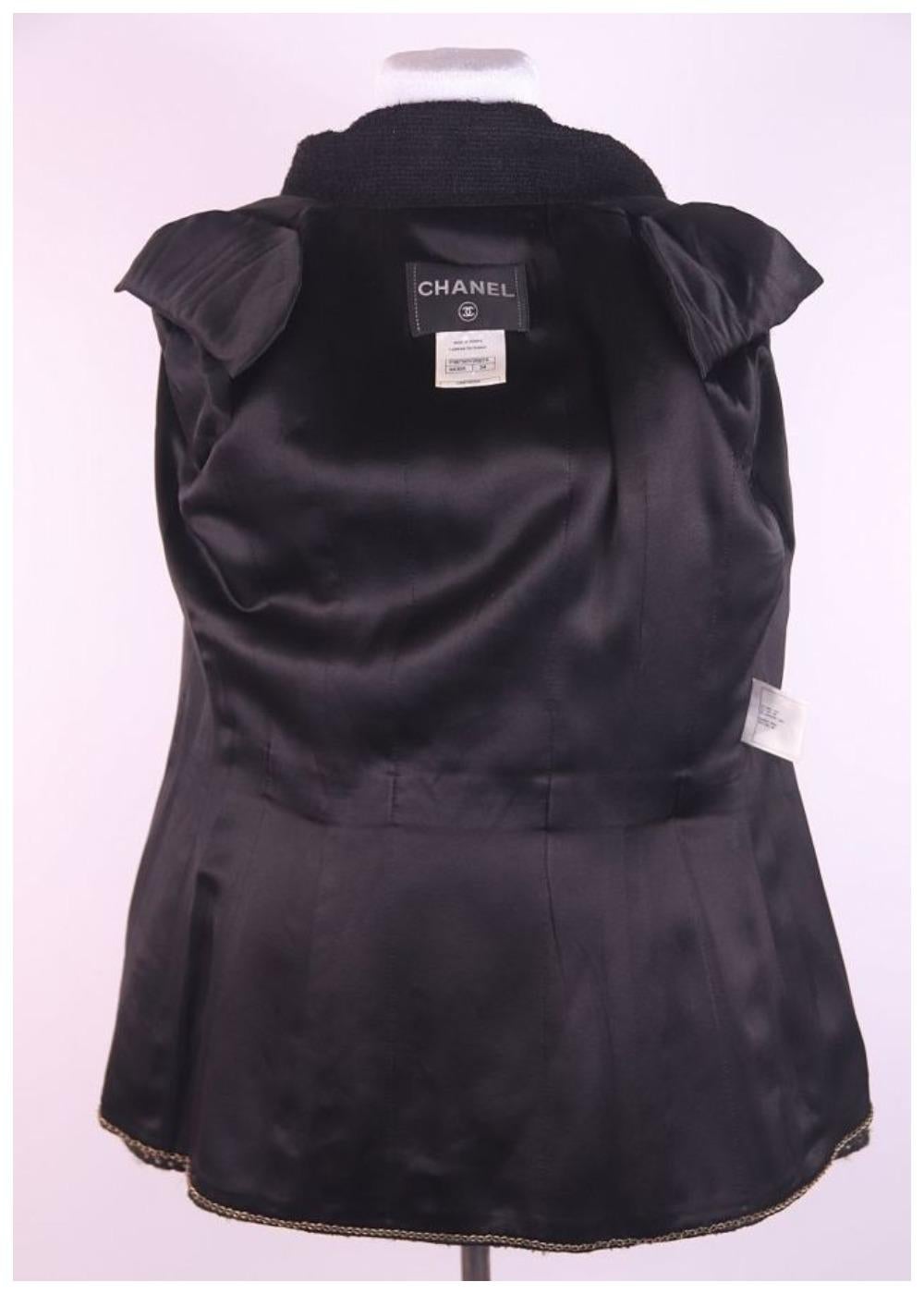 Chanel & Karl Lagerfeld for Chanel 2010 - Giacca con zip in tweed con finiture a treccia in lana nera in vendita 3