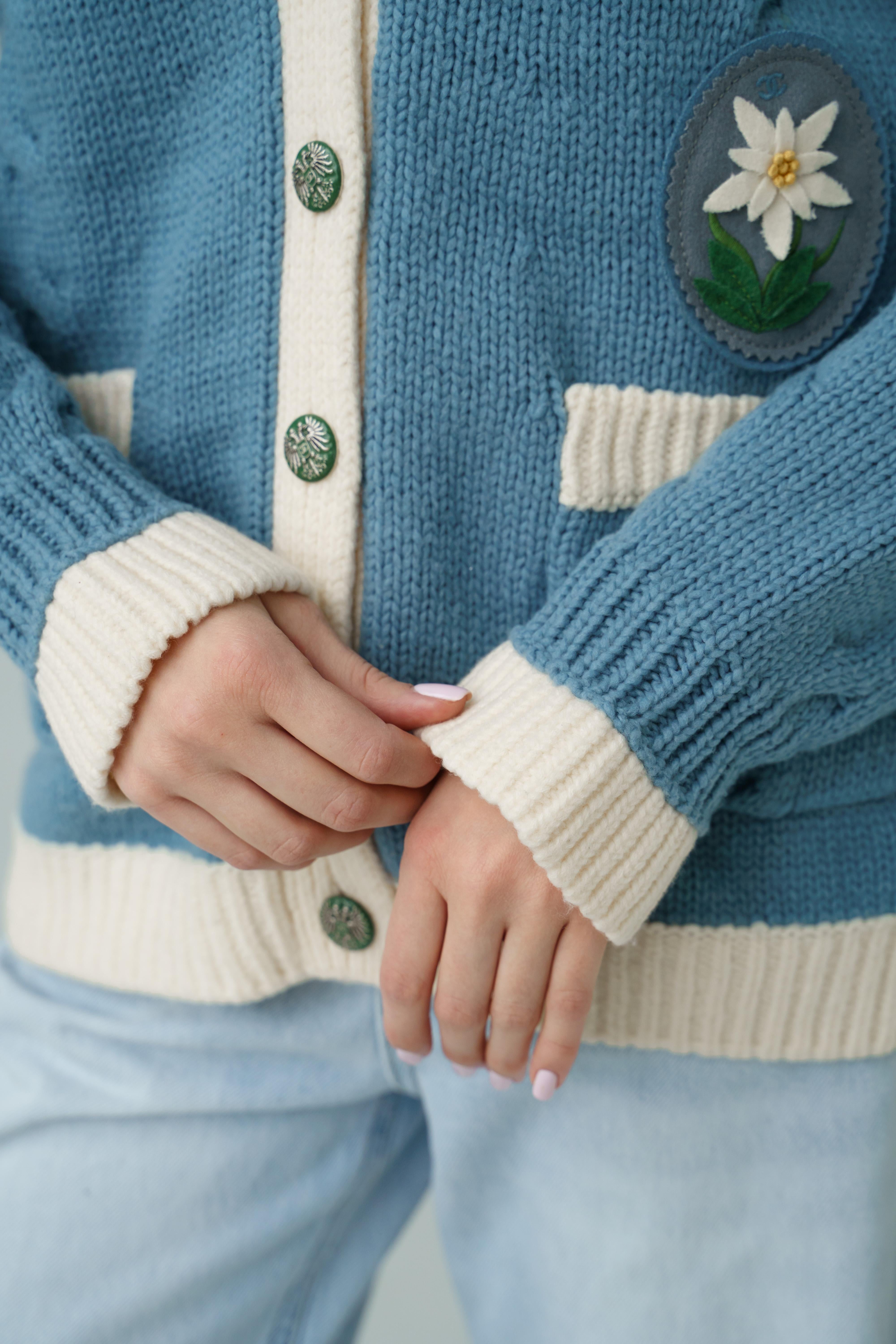 Chanel & Karl Lagerfeld 2014 – 2015, Paris-Salzburg 15PF Flower Patch Cardigan For Sale 2
